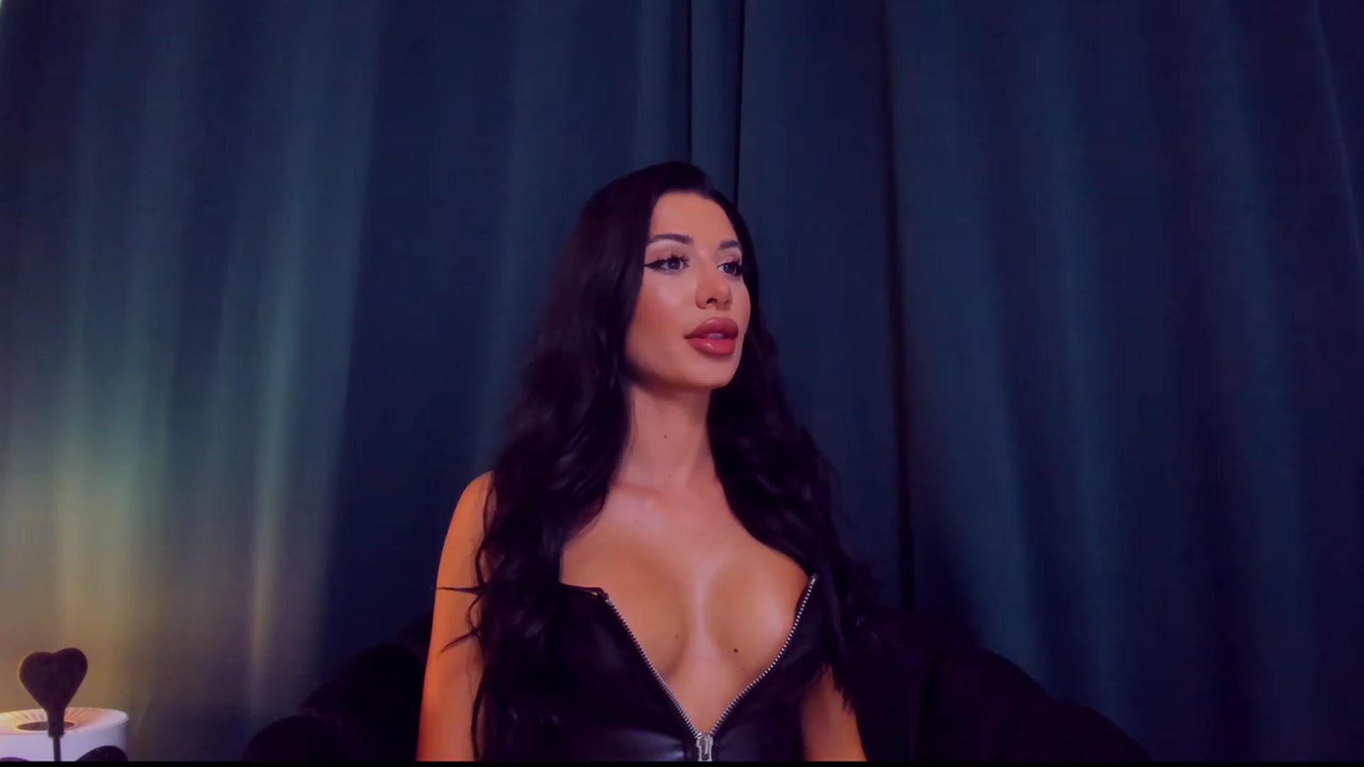 Gallery image thumbnail from QueenANNYA's myfreecams stream on, 06/21/2023, 15:38 image 13 of 20
