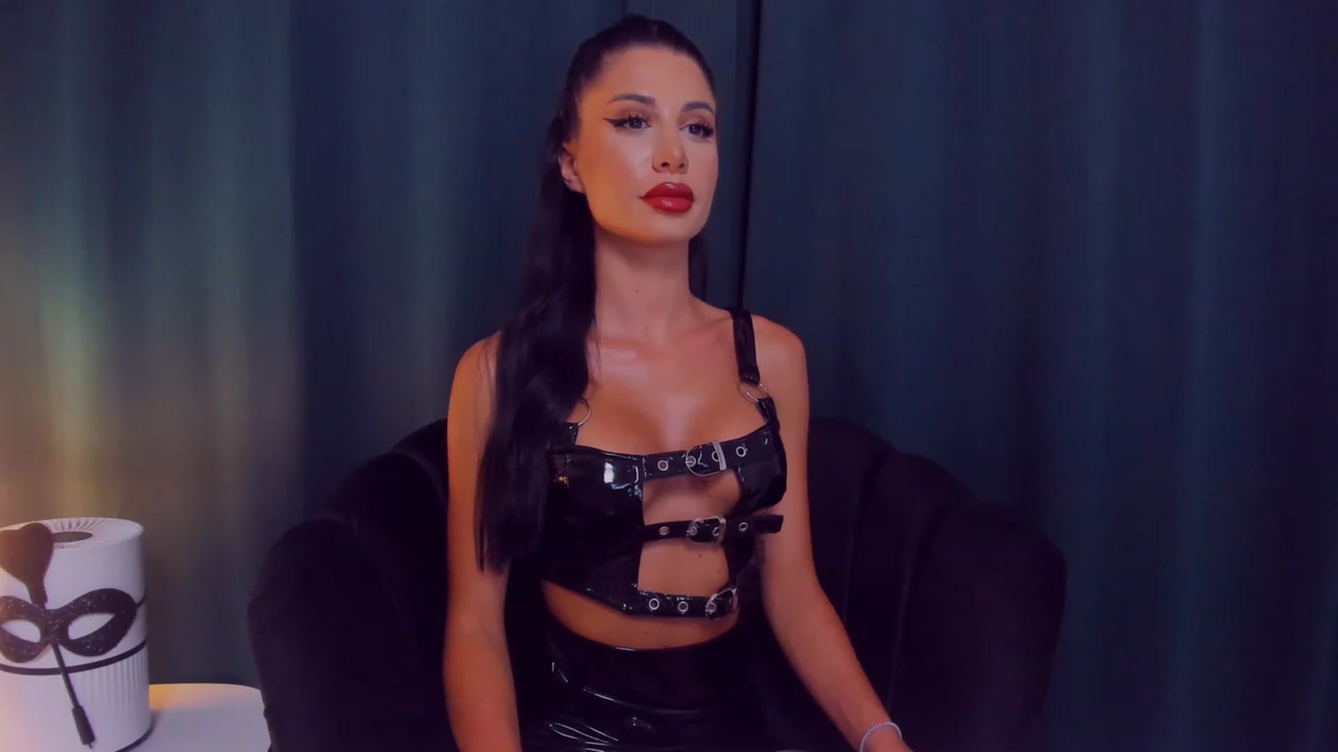 Gallery image thumbnail from QueenANNYA's myfreecams stream on, 07/06/2023, 16:32 image 13 of 20