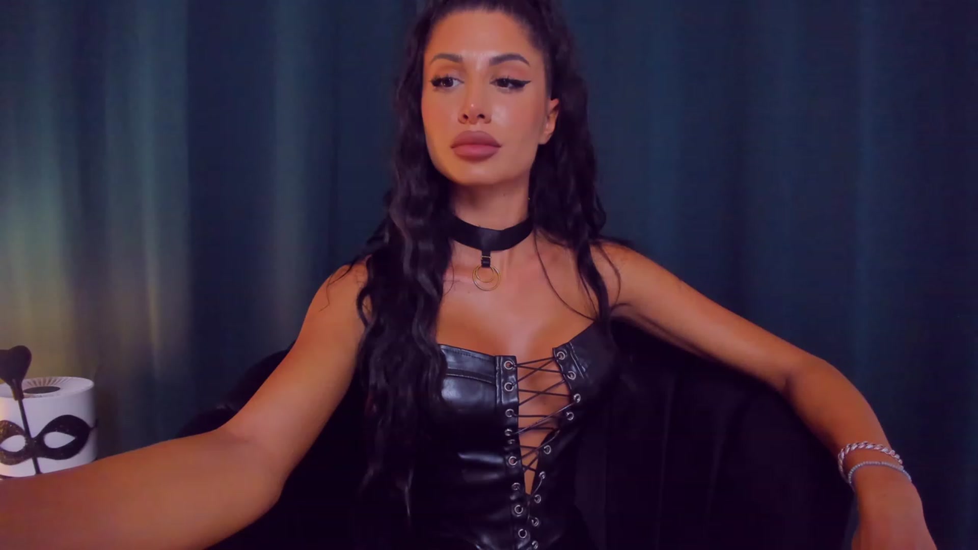 Gallery image thumbnail from QueenANNYA's myfreecams stream on, 07/10/2023, 17:48 image 3 of 20