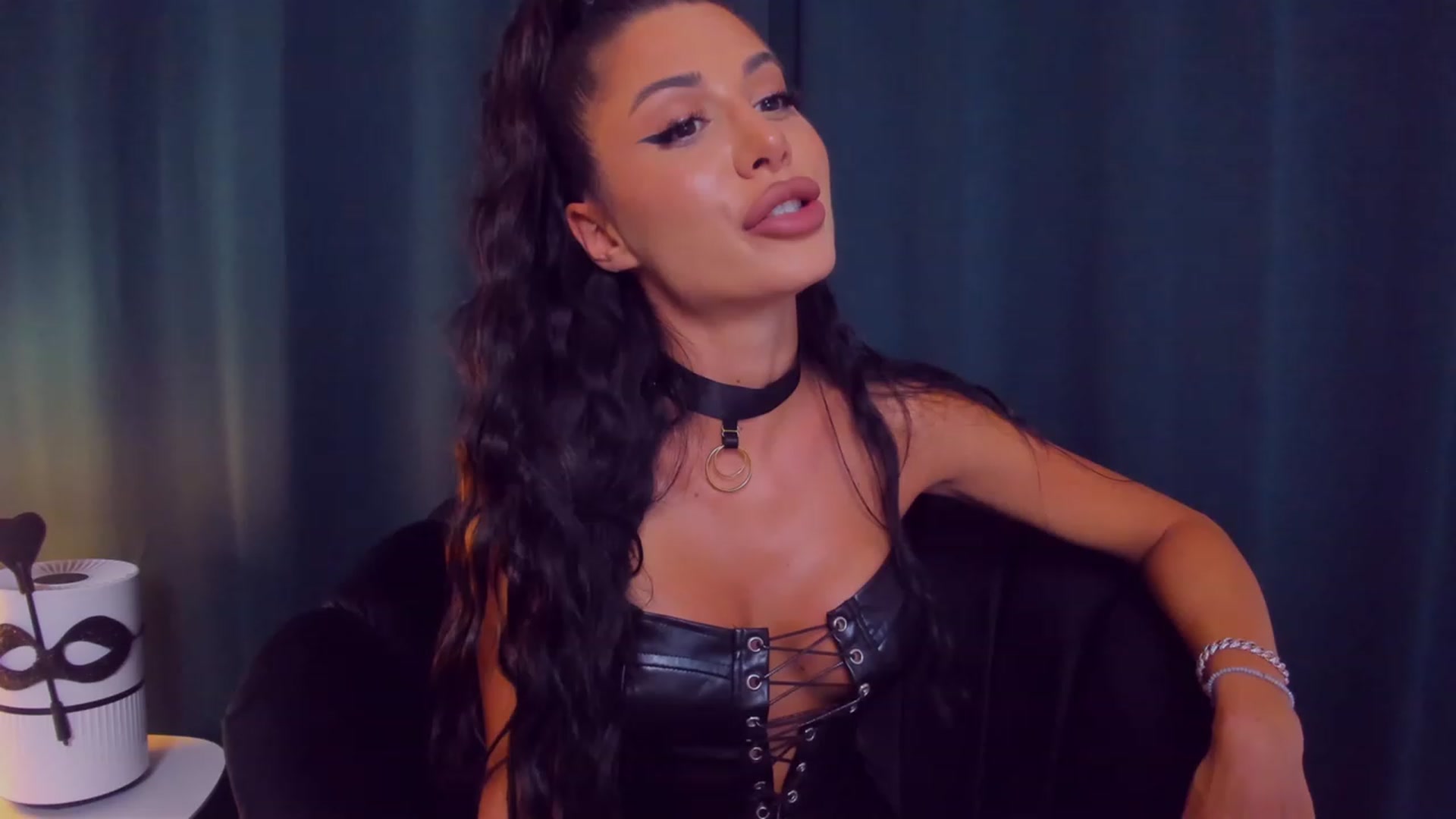 Gallery image thumbnail from QueenANNYA's myfreecams stream on, 07/10/2023, 17:48 image 1 of 20