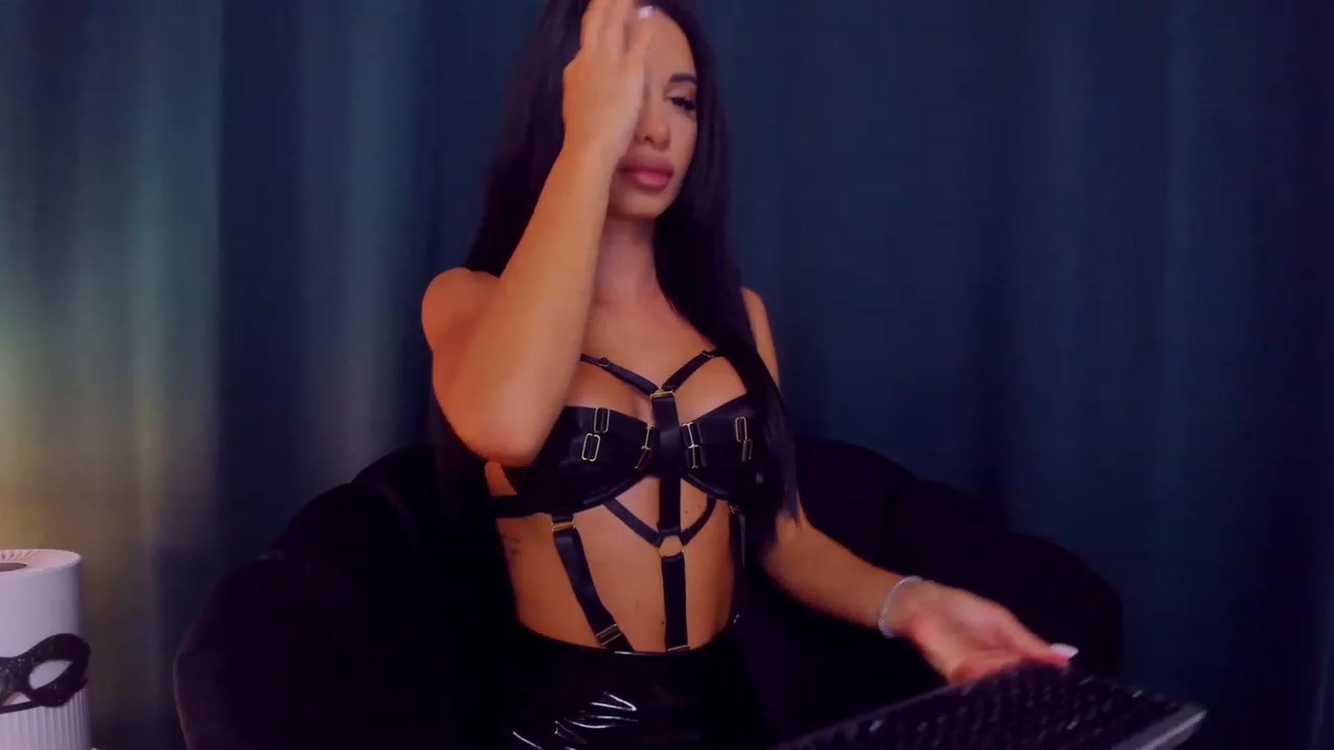 Gallery image thumbnail from QueenANNYA's myfreecams stream on, 07/28/2023, 17:31 image 13 of 20