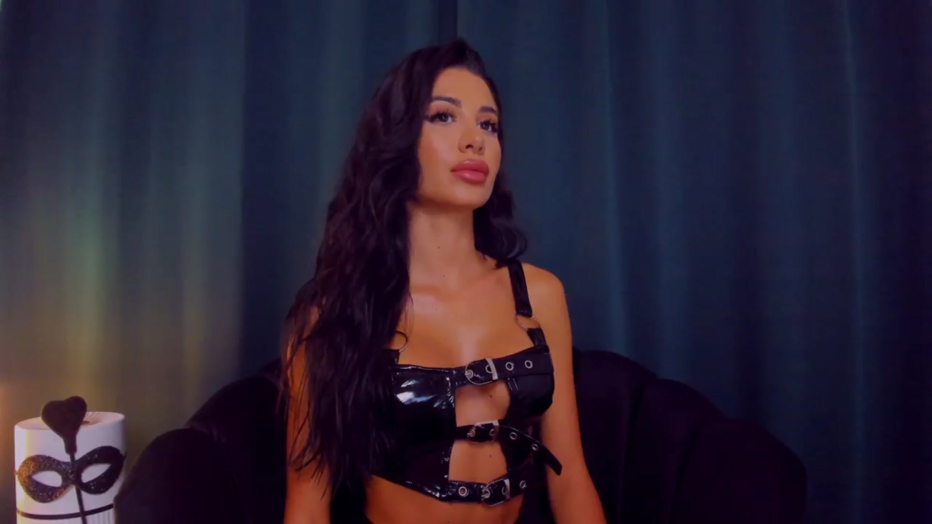 Gallery image thumbnail from QueenANNYA's myfreecams stream on, 08/11/2023, 18:32 image 4 of 20