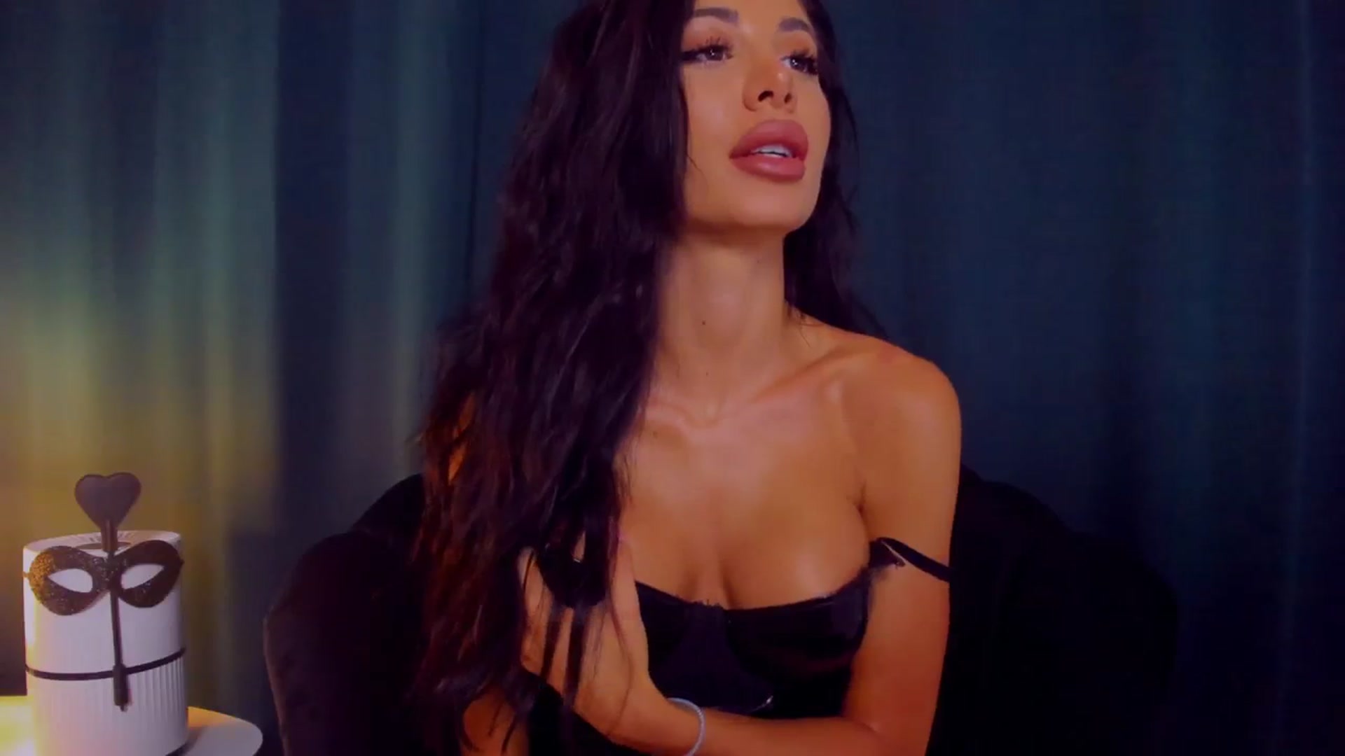 Gallery image thumbnail from QueenANNYA's myfreecams stream on, 08/14/2023, 17:32 image 15 of 20