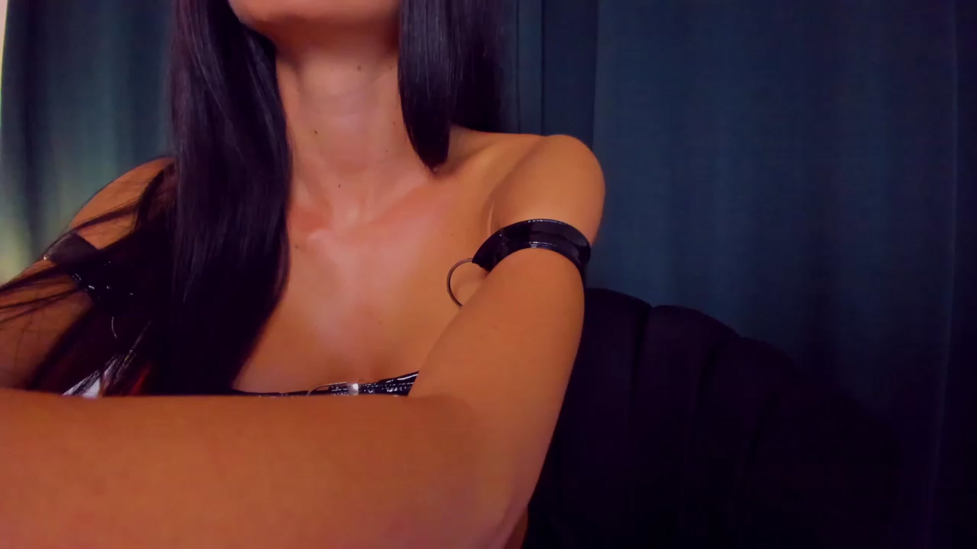 Gallery image thumbnail from QueenANNYA's myfreecams stream on, 08/29/2023, 18:38 image 7 of 20