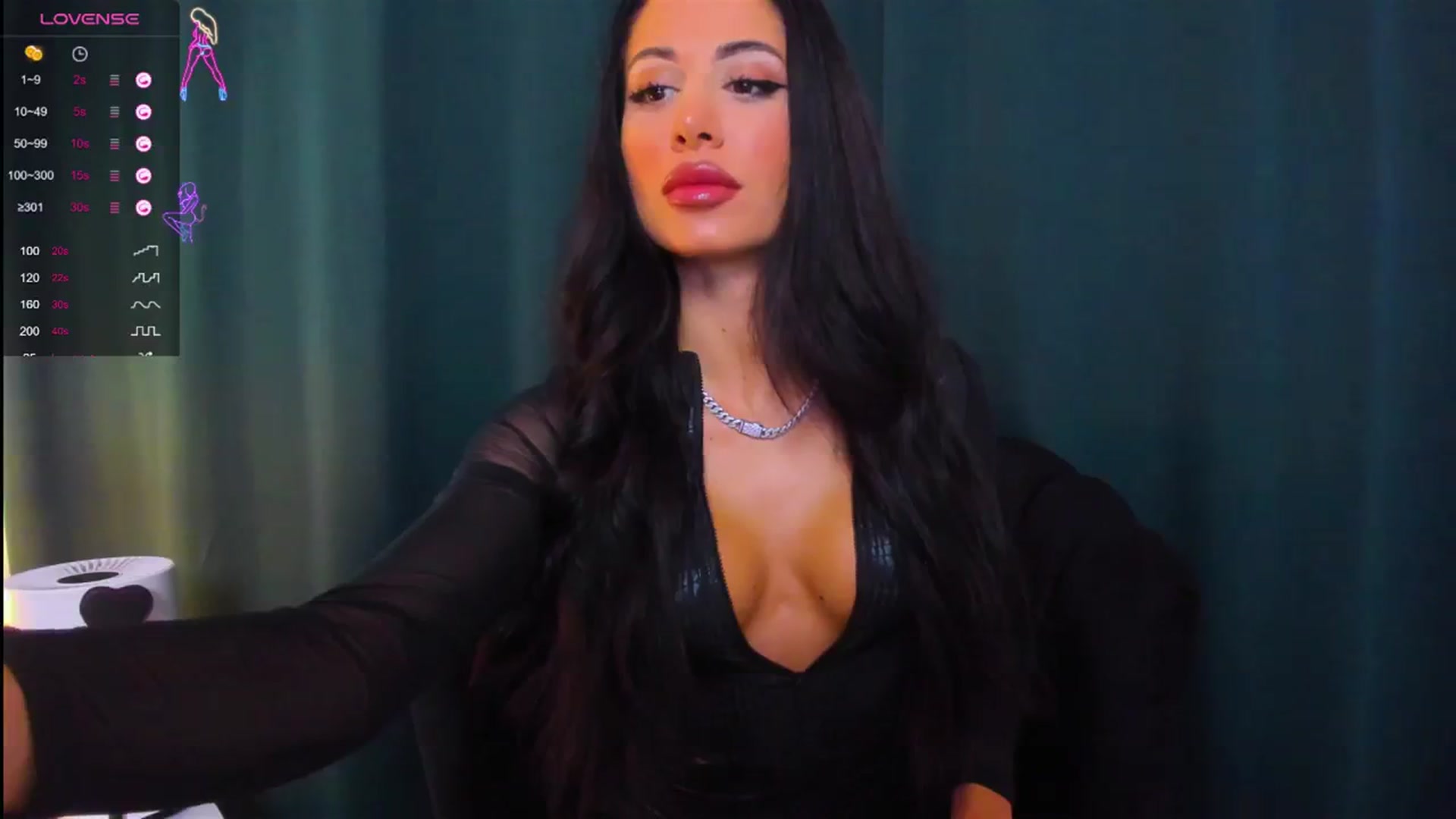 Gallery image thumbnail from QueenANNYA's myfreecams stream on, 09/28/2023, 15:36 image 17 of 20