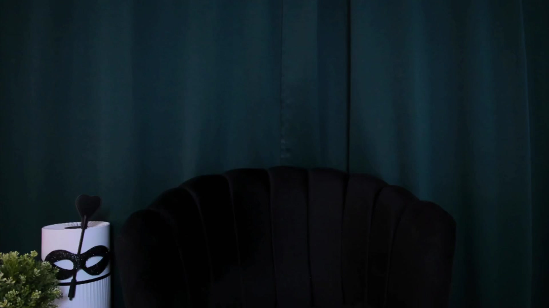 Gallery image thumbnail from QueenANNYA's myfreecams stream on, 10/13/2023, 16:40 image 9 of 20