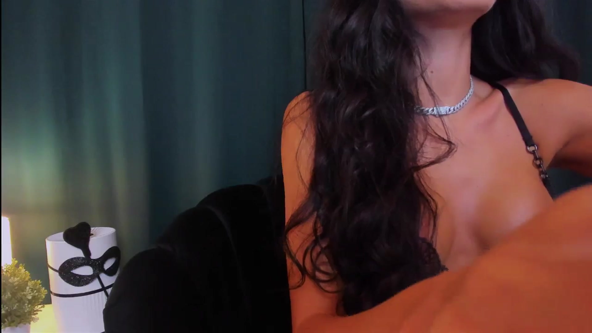 Gallery image thumbnail from QueenANNYA's myfreecams stream on, 10/17/2023, 18:49 image 10 of 20