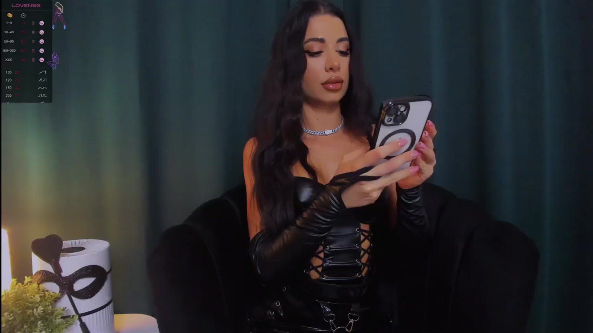 Gallery image thumbnail from QueenANNYA's myfreecams stream on, 10/24/2023, 13:36 image 9 of 20
