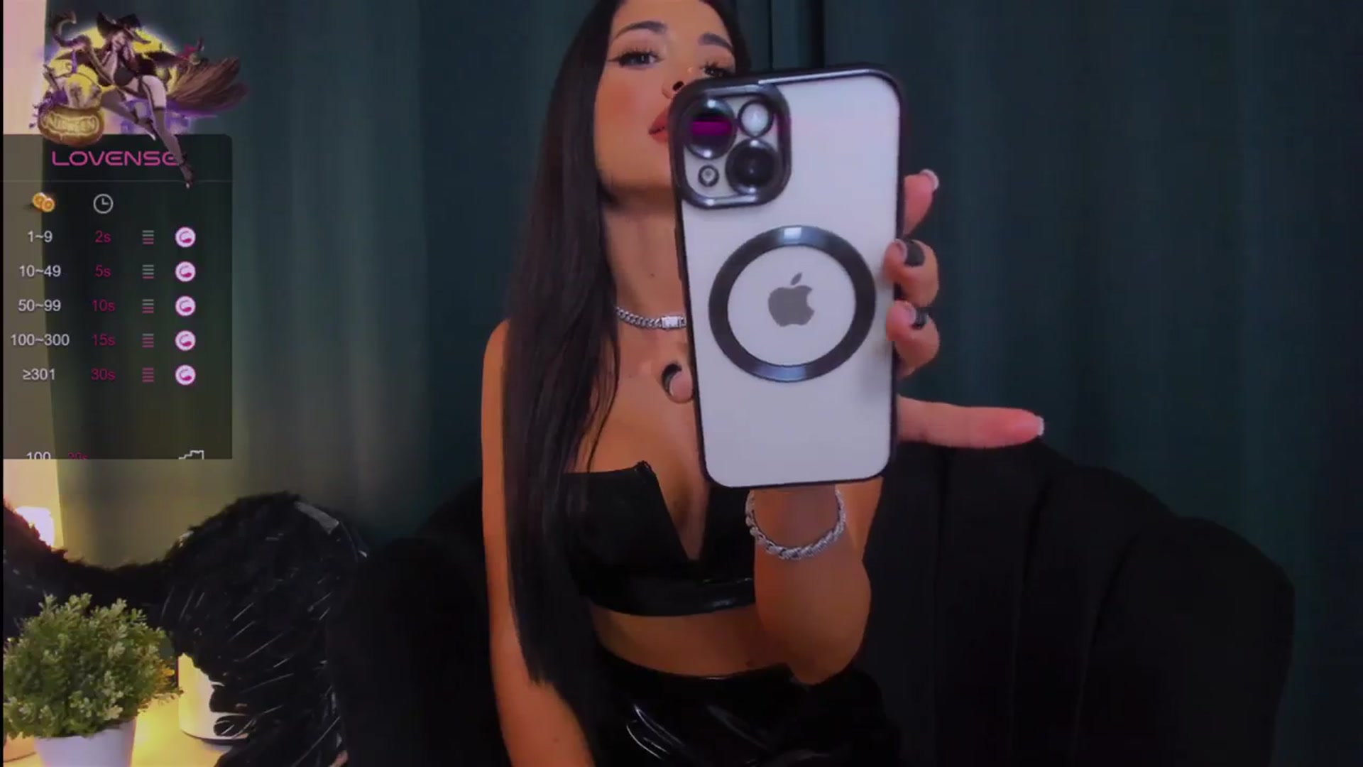 Gallery image thumbnail from QueenANNYA's myfreecams stream on, 11/07/2023, 18:31 image 12 of 20