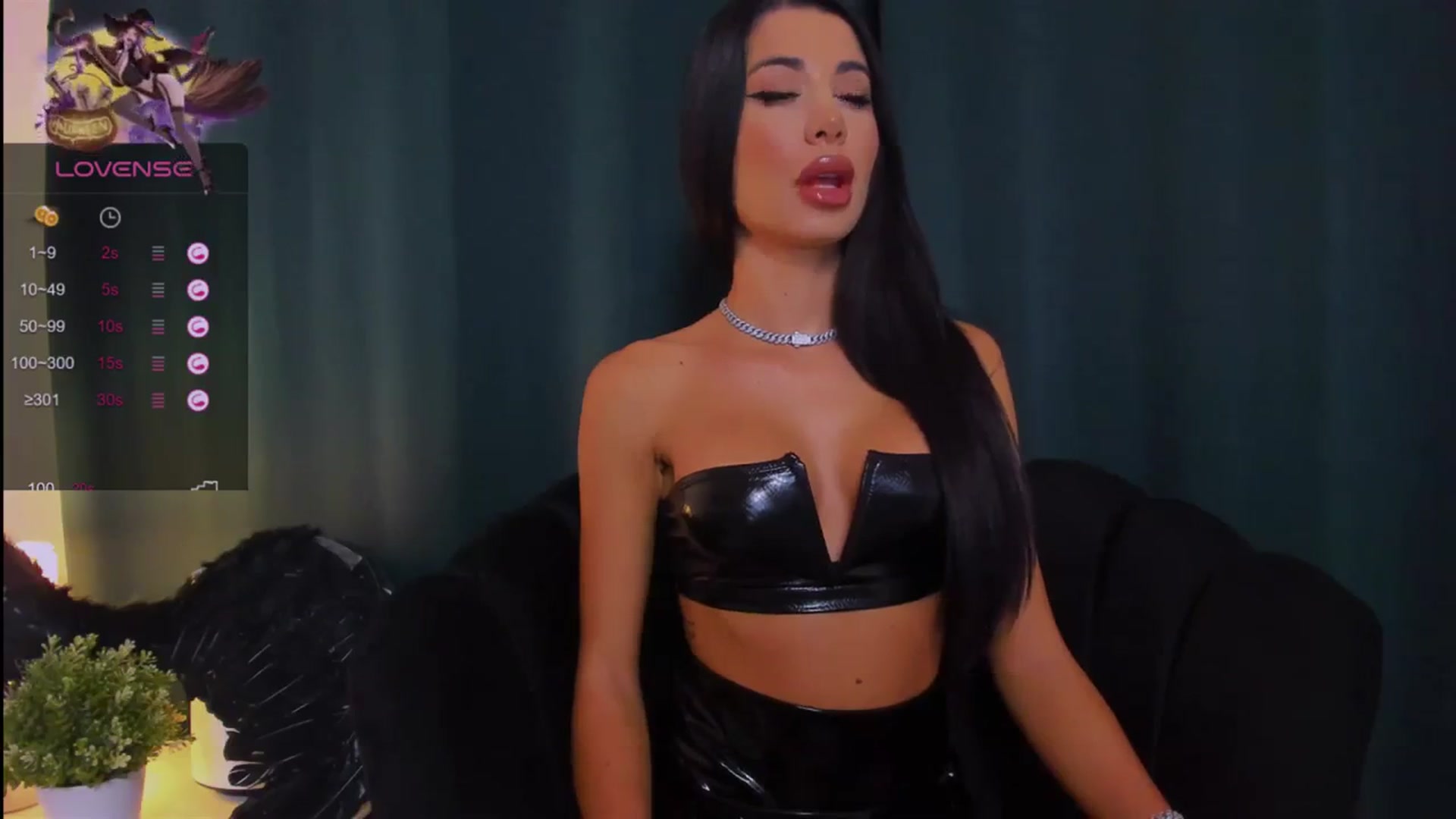 Gallery image thumbnail from QueenANNYA's myfreecams stream on, 11/07/2023, 18:31 image 17 of 20