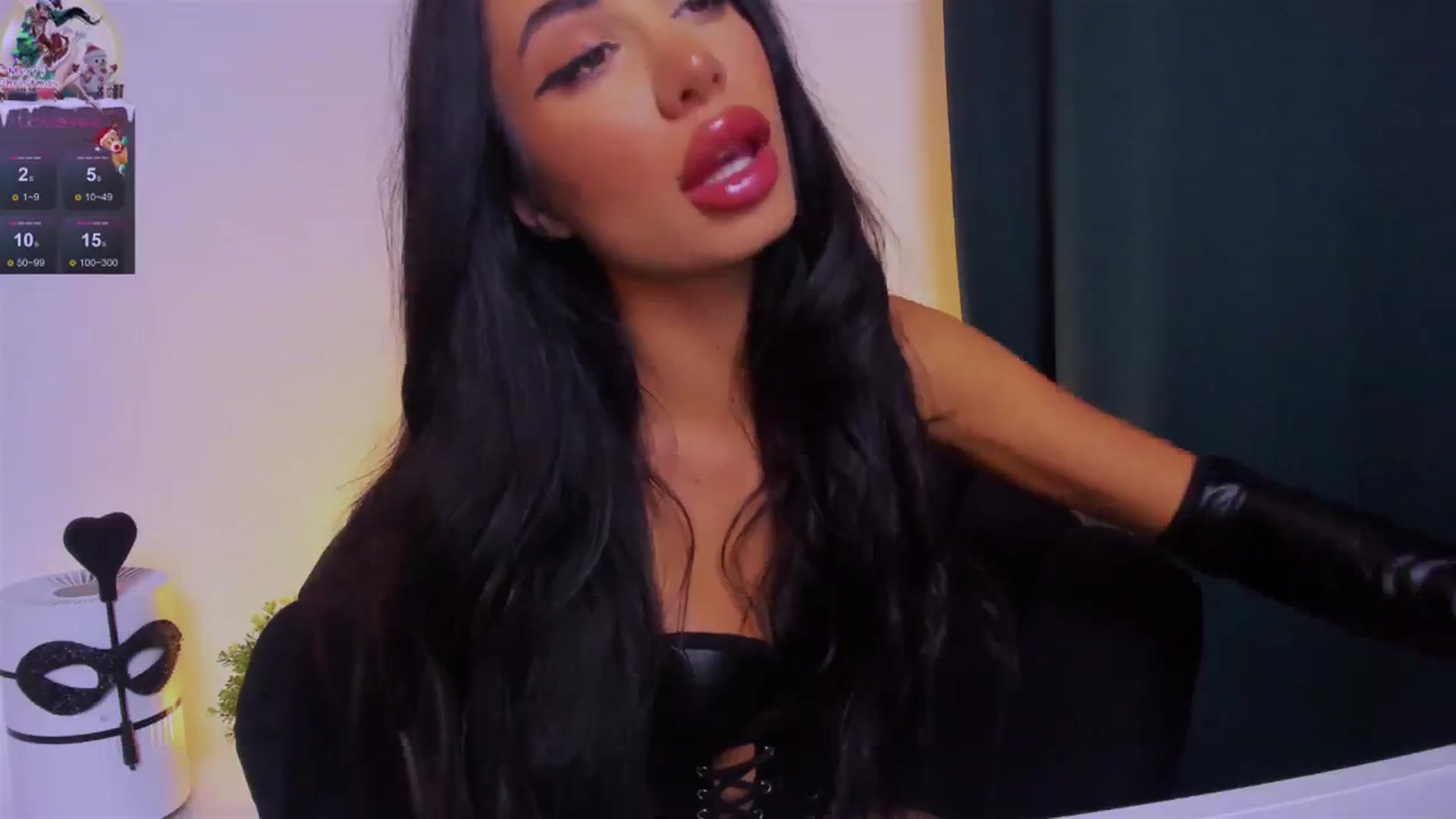 Gallery image thumbnail from QueenANNYA's myfreecams stream on, 12/28/2023, 18:48 image 10 of 20