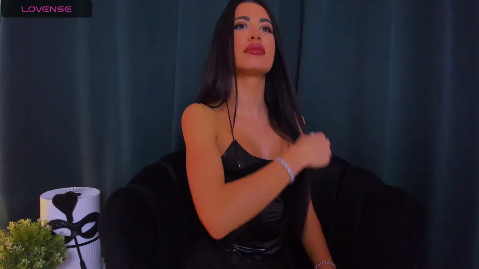 Gallery image thumbnail from QueenANNYA's myfreecams stream on, 02/26/2024, 18:45 image 1 of 20