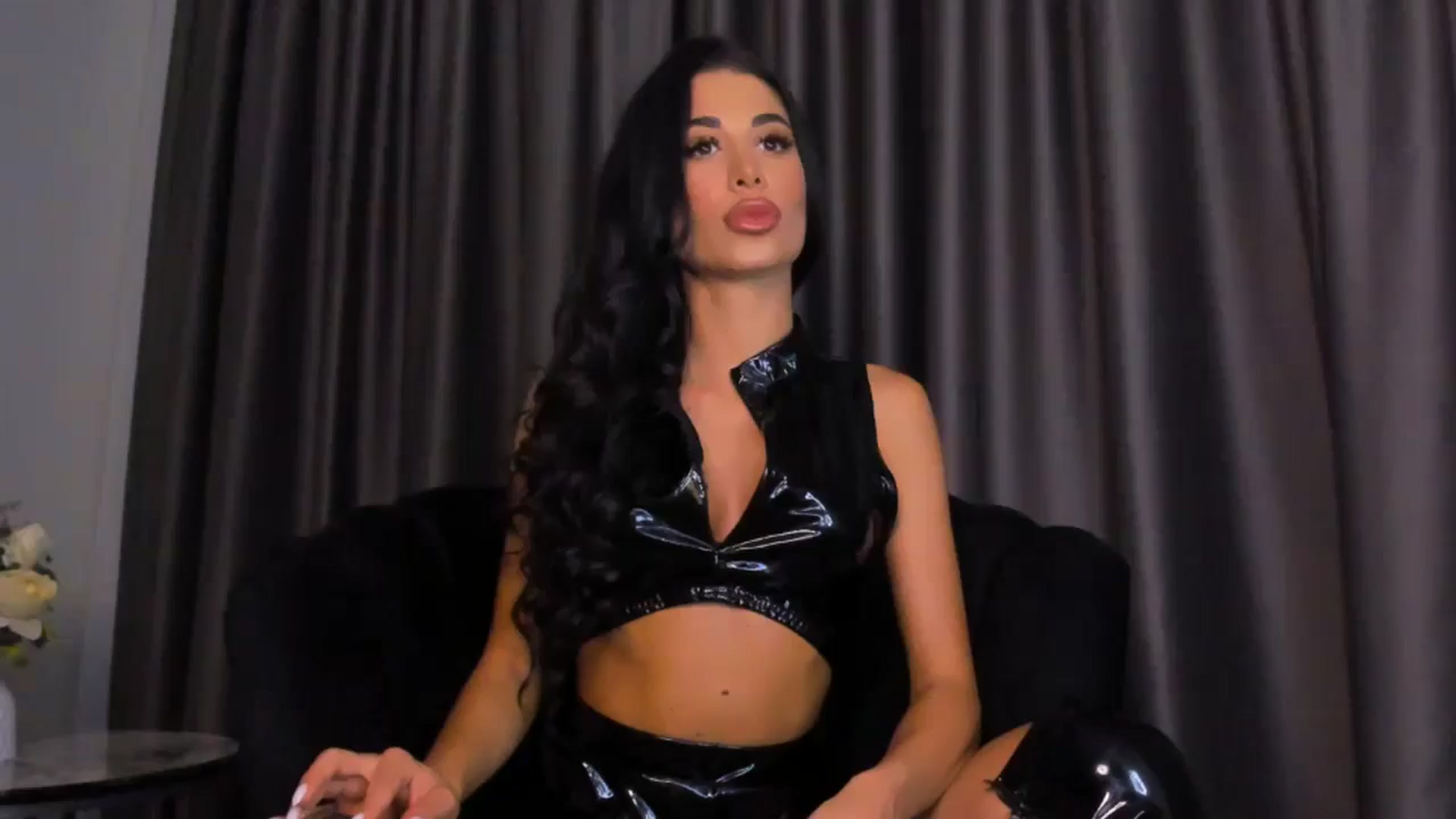 Gallery image thumbnail from QueenANNYA's myfreecams stream on, 06/10/2024, 16:34 image 18 of 20