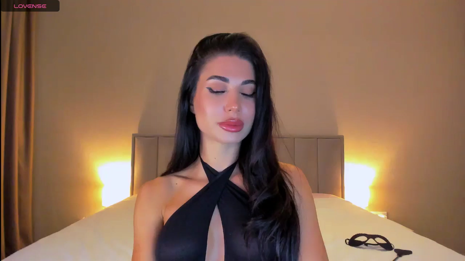 Gallery image thumbnail from QueenANNYA's myfreecams stream on, 06/16/2024, 17:51 image 15 of 20
