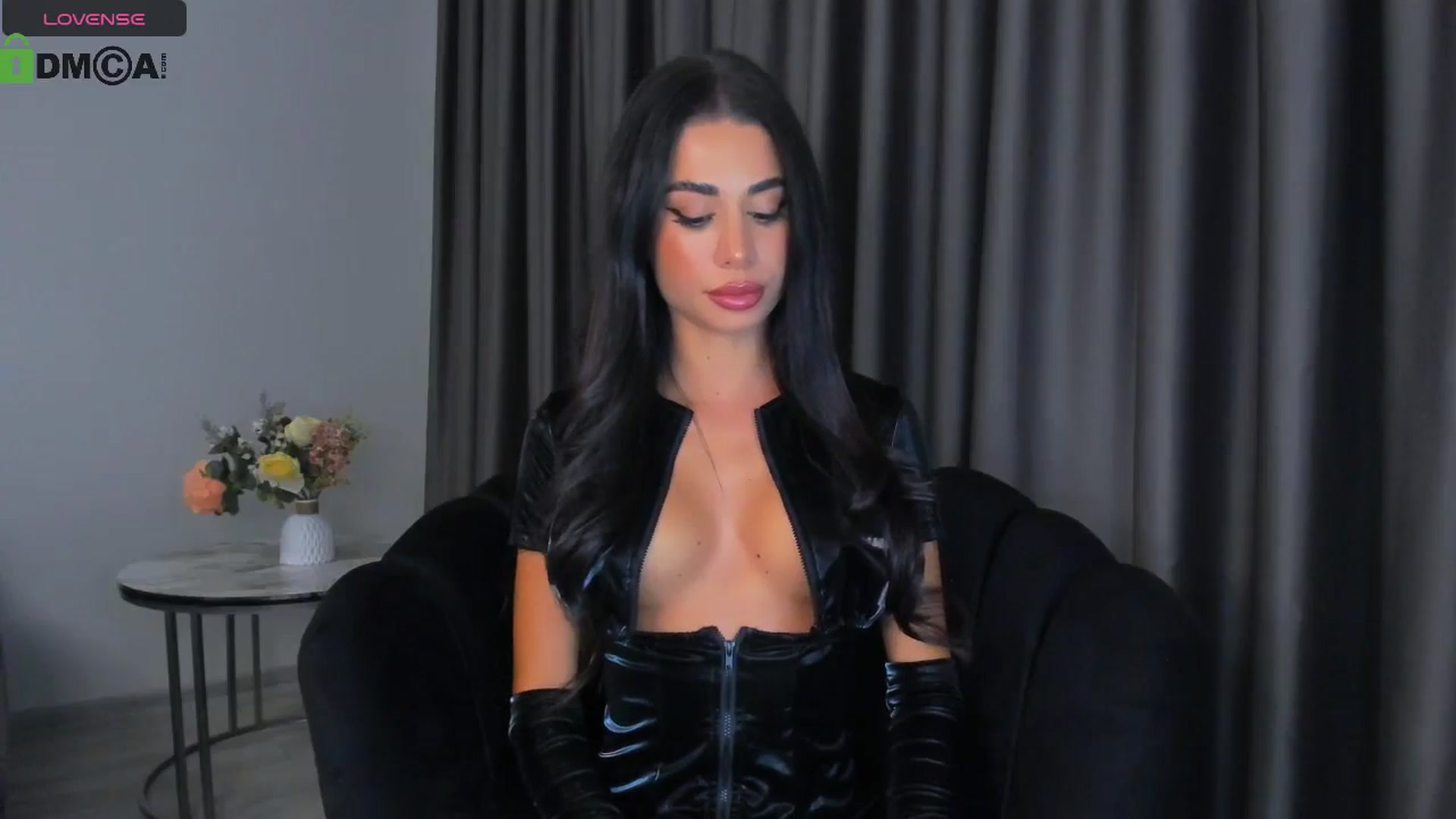 Gallery image thumbnail from QueenANNYA's myfreecams stream on, 06/17/2024, 18:23 image 3 of 20