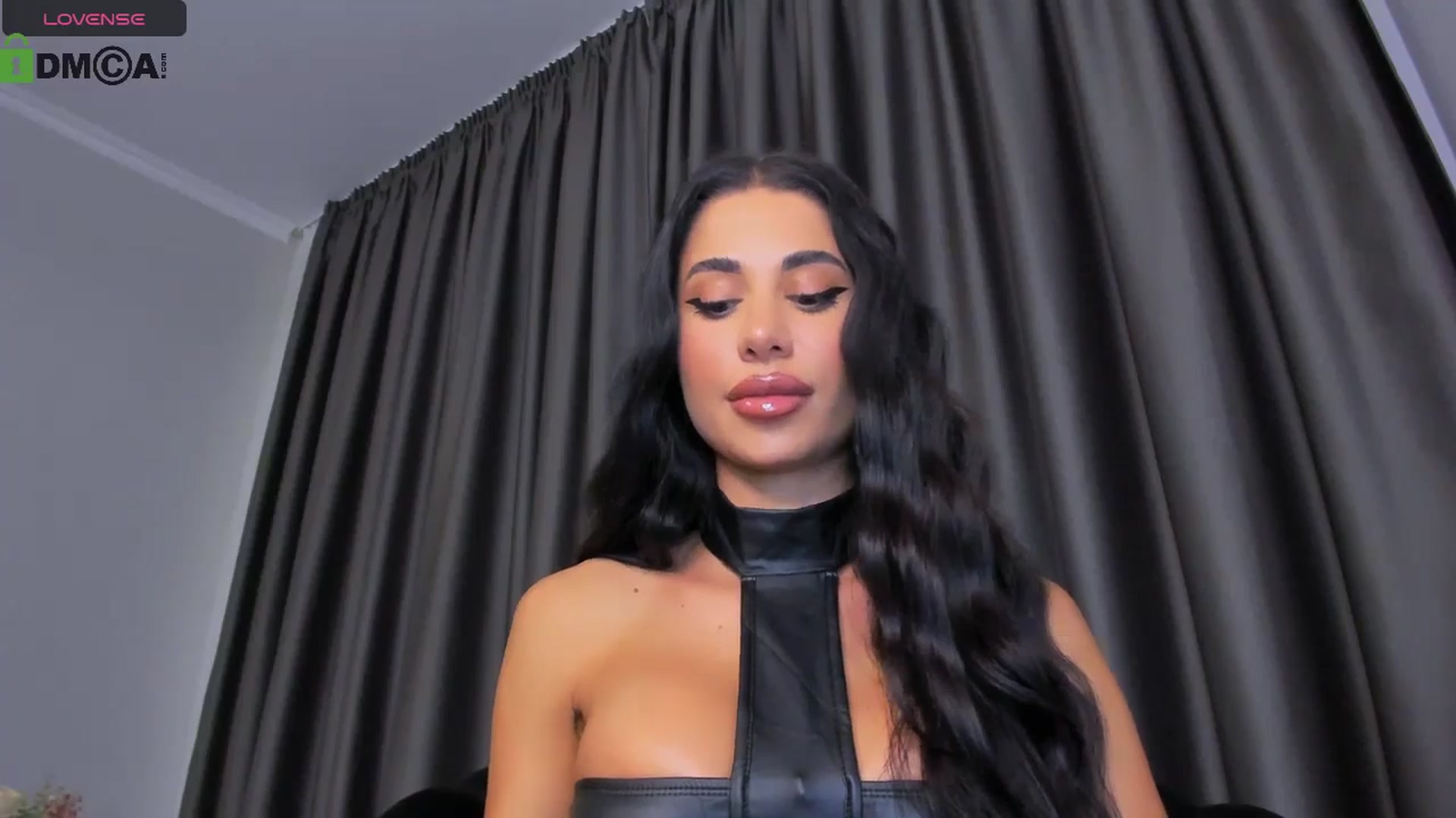 Gallery image thumbnail from QueenANNYA's myfreecams stream on, 06/20/2024, 19:30 image 8 of 20