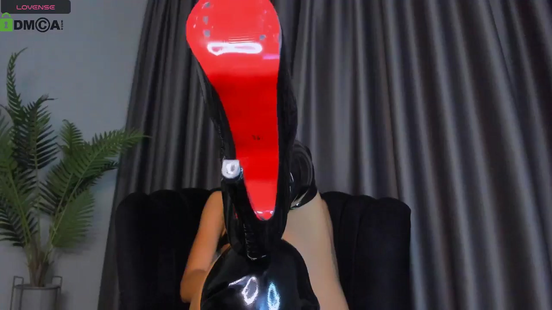 Gallery image thumbnail from QueenANNYA's myfreecams stream on, 06/26/2024, 17:50 image 12 of 20