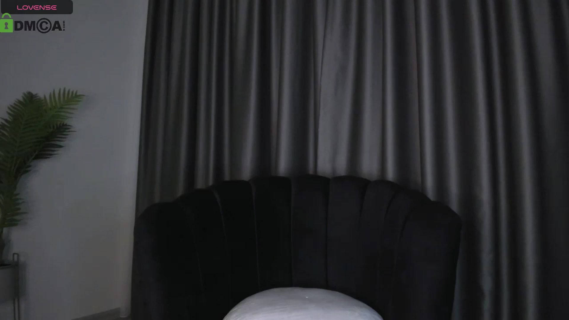 Gallery image thumbnail from QueenANNYA's myfreecams stream on, 07/01/2024, 18:41 image 18 of 20