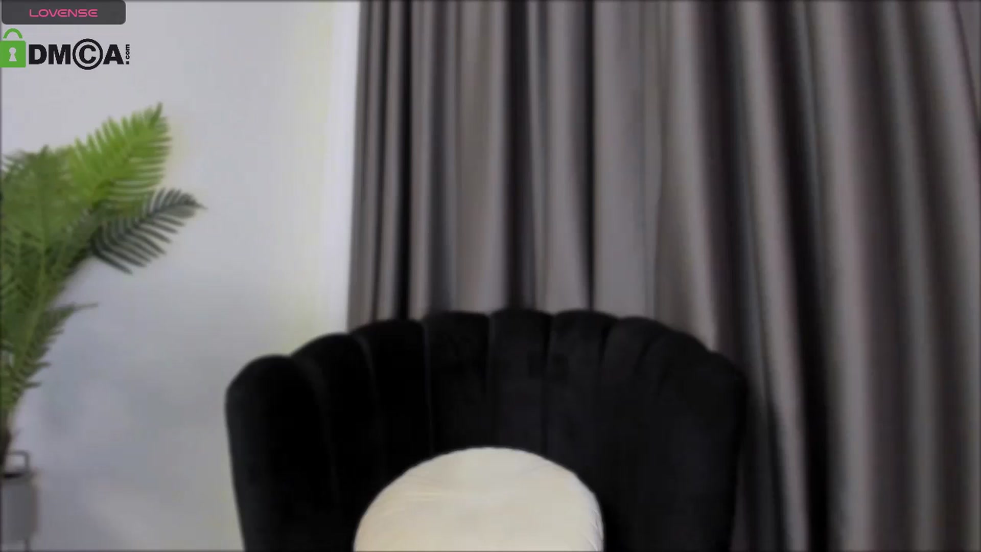 Gallery image thumbnail from QueenANNYA's myfreecams stream on, 08/01/2024, 17:23 image 17 of 20