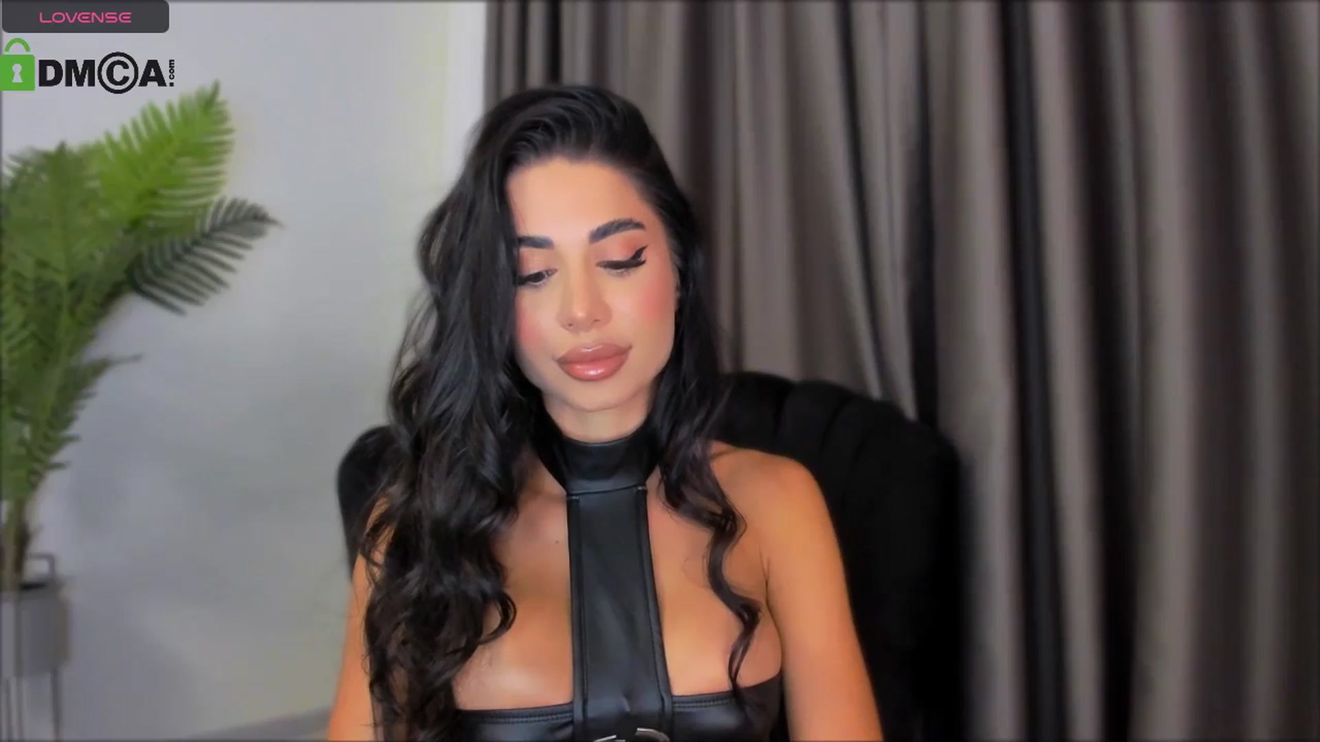Gallery image thumbnail from QueenANNYA's myfreecams stream on, 08/01/2024, 17:43 image 2 of 20