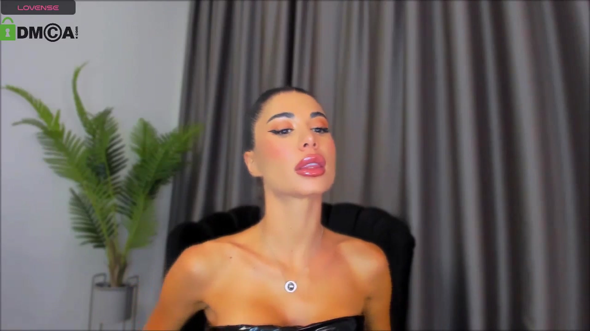 Gallery image thumbnail from QueenANNYA's myfreecams stream on, 08/05/2024, 10:17 image 9 of 20