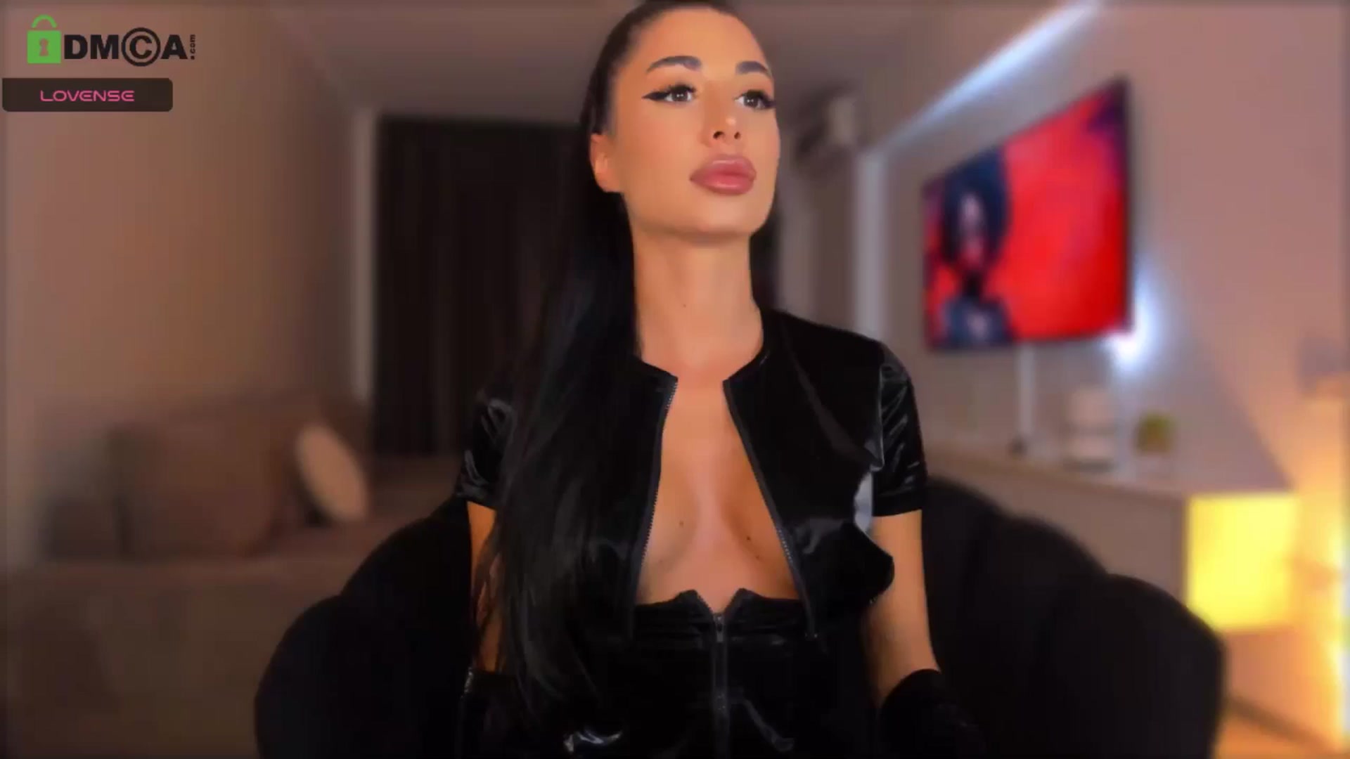 Gallery image thumbnail from QueenANNYA's myfreecams stream on, 10/07/2024, 17:01 image 17 of 20