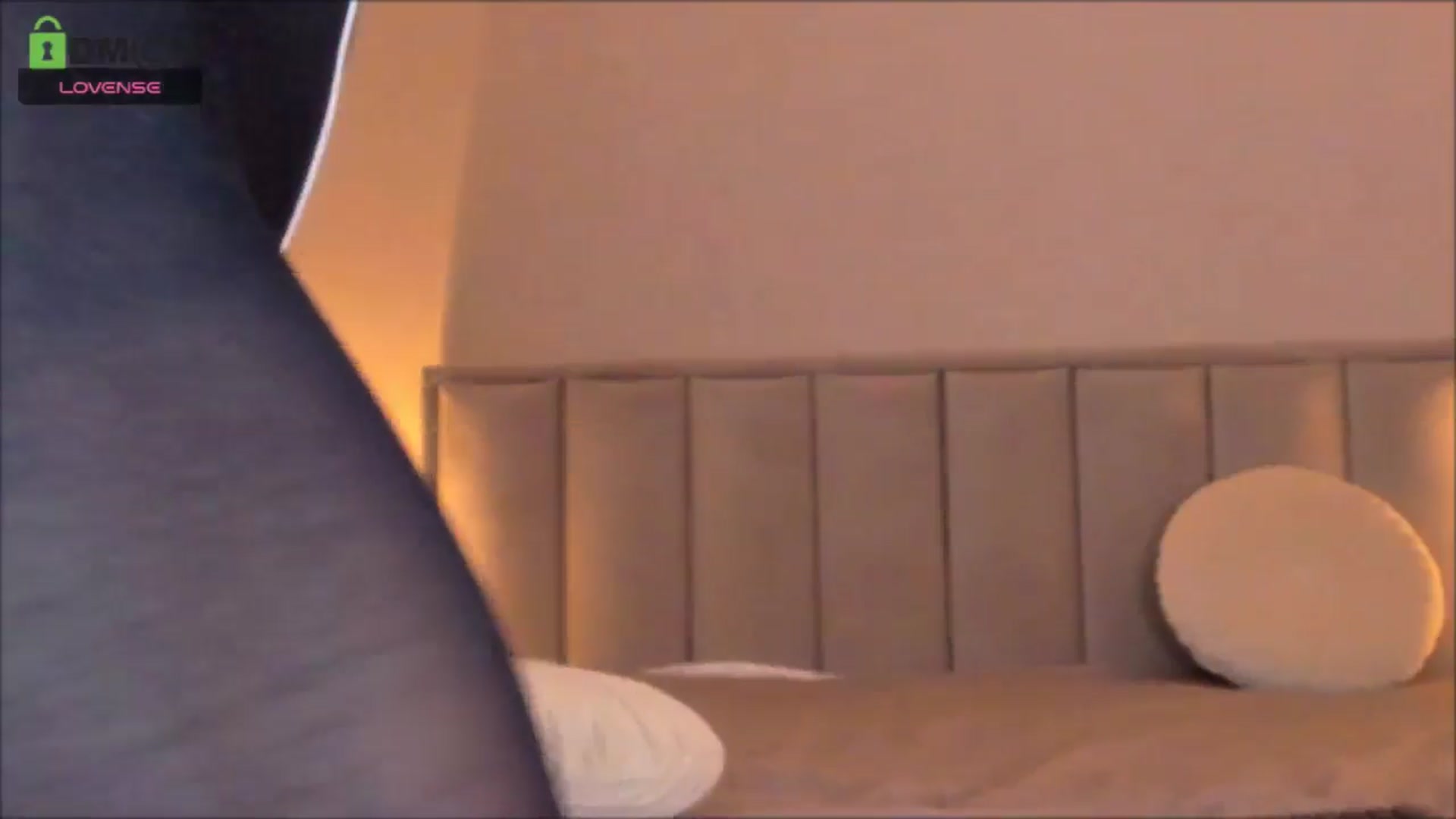 Gallery image thumbnail from QueenANNYA's myfreecams stream on, 10/08/2024, 17:25 image 17 of 20