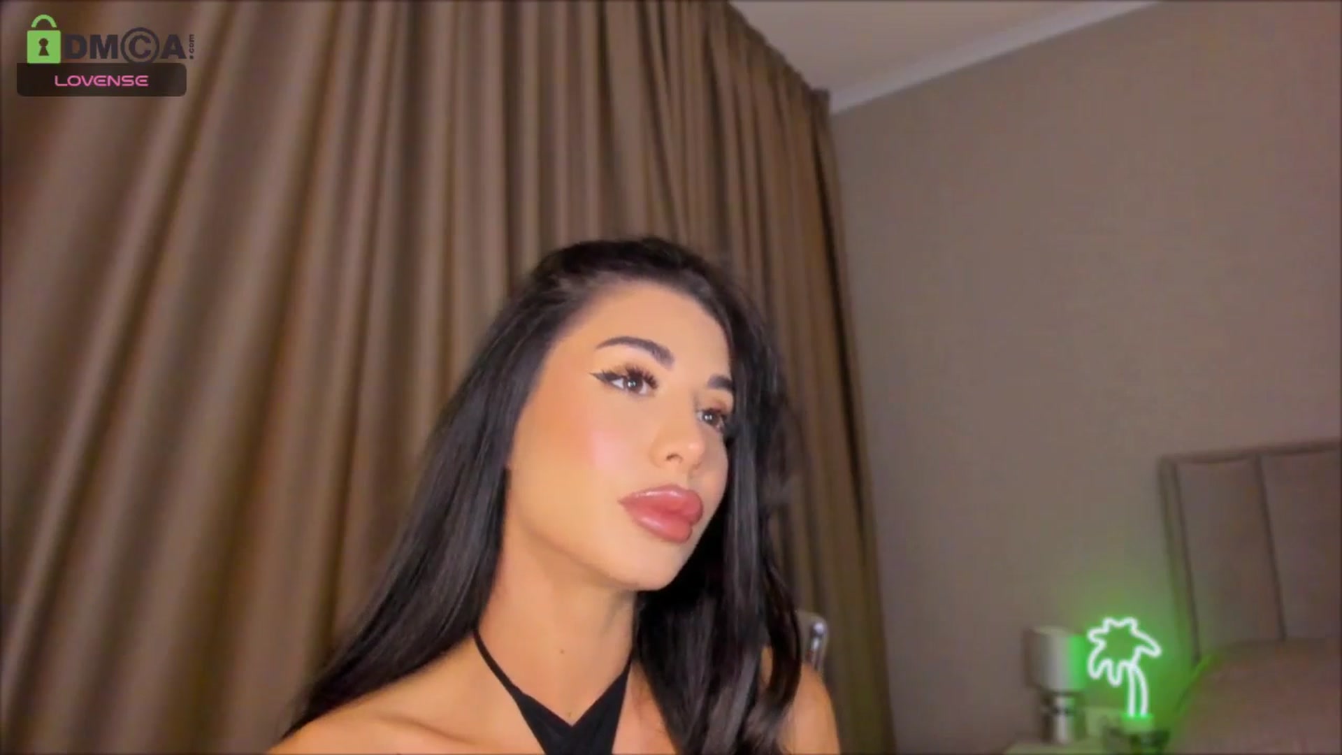 Gallery image thumbnail from QueenANNYA's myfreecams stream on, 10/17/2024, 16:01 image 14 of 20