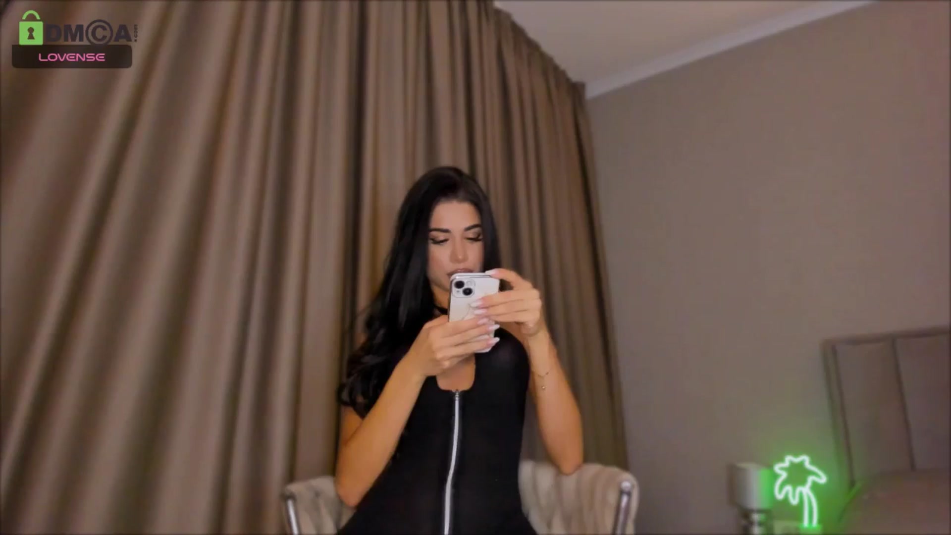 Gallery image thumbnail from QueenANNYA's myfreecams stream on, 10/17/2024, 16:54 image 20 of 20