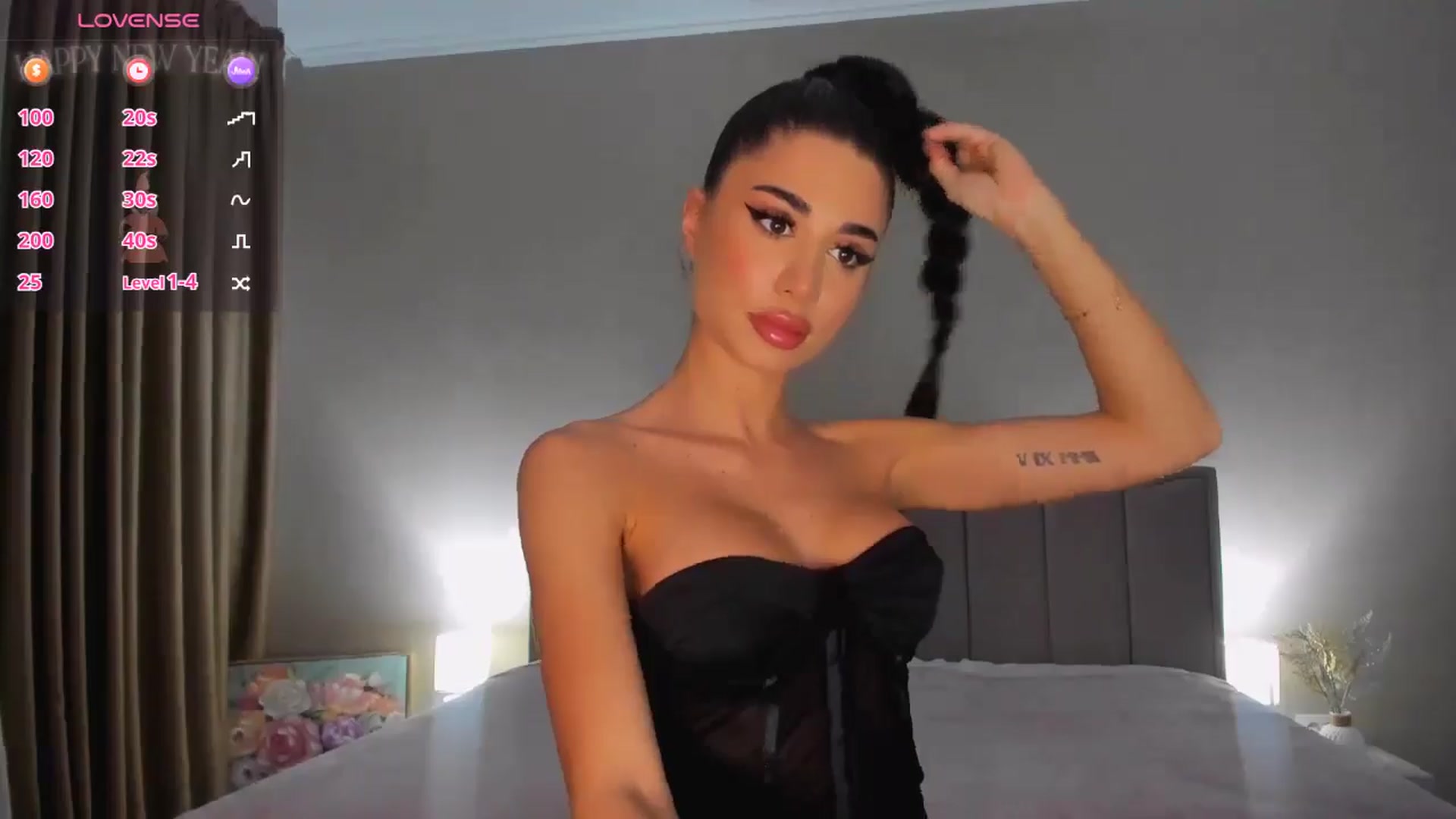 Gallery image thumbnail from QueenANNYA's myfreecams stream on, 01/06/2025, 19:05 image 13 of 20