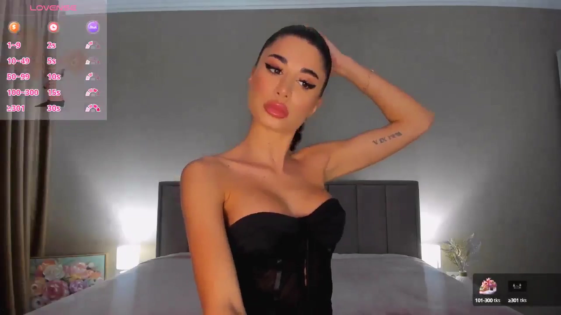 Gallery image thumbnail from QueenANNYA's myfreecams stream on, 01/06/2025, 19:05 image 10 of 20