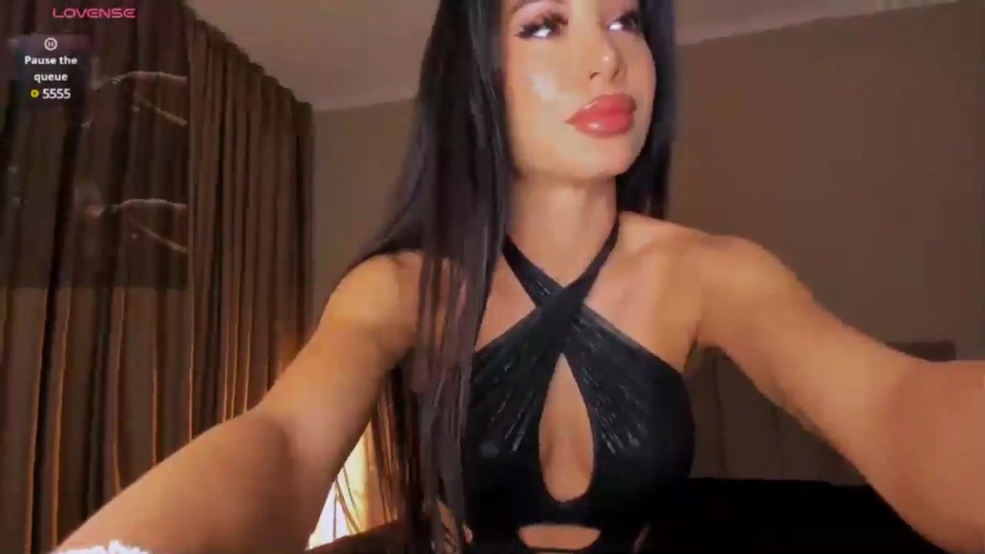 Gallery image thumbnail from QueenANNYA's myfreecams stream on, 02/18/2025, 15:52 image 10 of 20