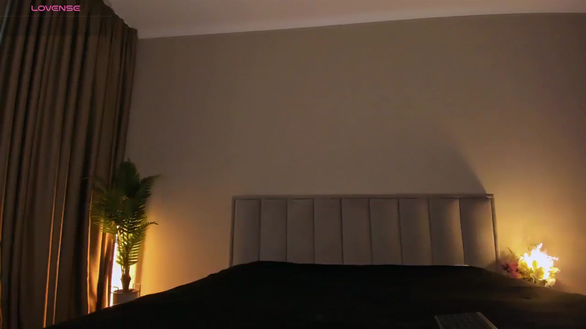 Gallery image thumbnail from QueenANNYA's myfreecams stream on, 03/10/2025, 16:41 image 10 of 20