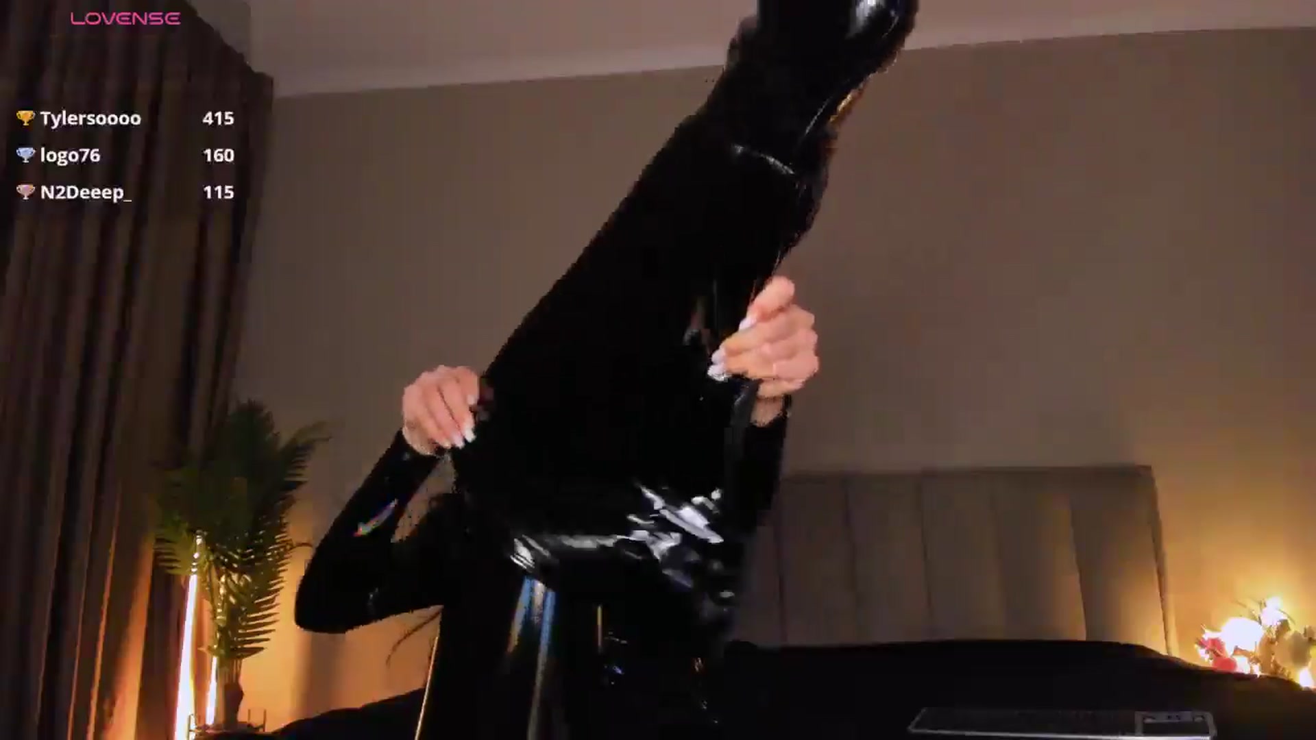 Gallery image thumbnail from QueenANNYA's myfreecams stream on, 03/11/2025, 19:05 image 16 of 20