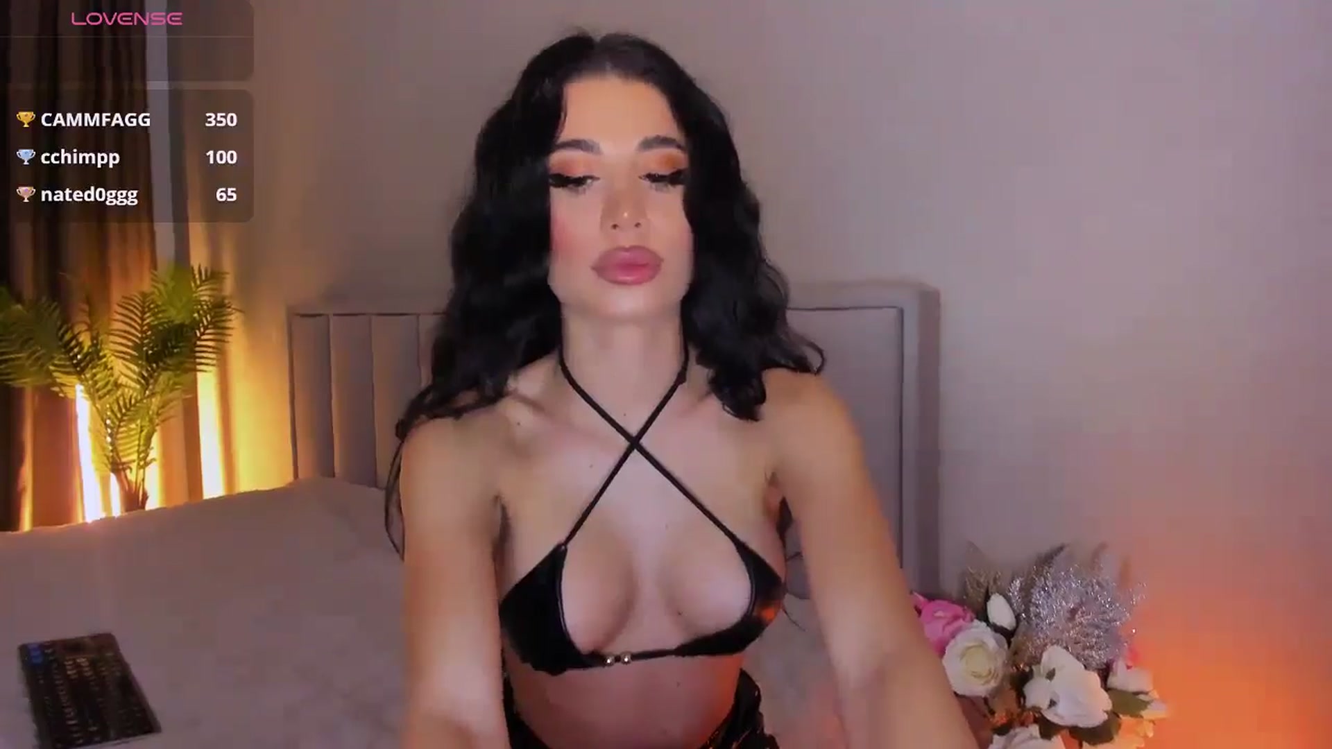 Gallery image thumbnail from QueenANNYA's myfreecams stream on, 03/18/2025, 19:59 image 17 of 20