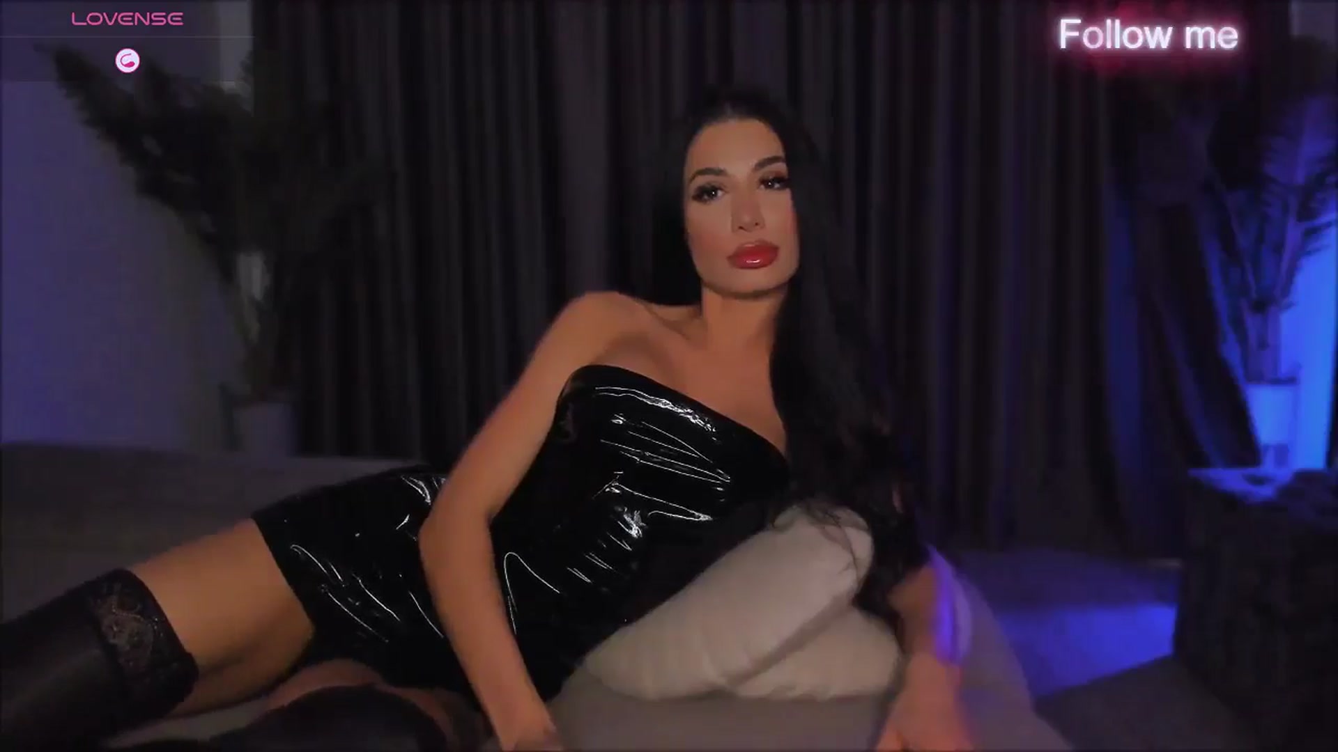 Gallery image thumbnail from QueenANNYA's myfreecams stream on, 03/22/2025, 13:33 image 4 of 20