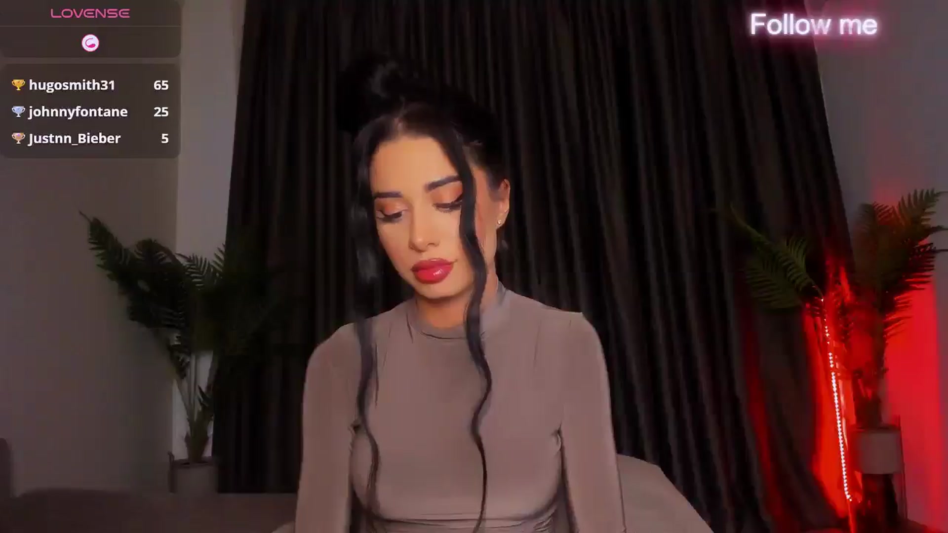 Gallery image thumbnail from QueenANNYA's myfreecams stream on, 03/25/2025, 19:26 image 2 of 20