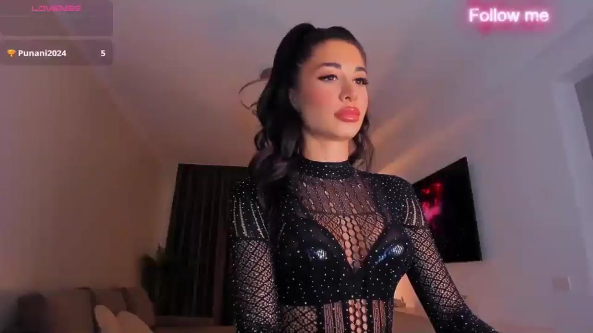 Gallery image thumbnail from QueenANNYA's myfreecams stream on, 04/02/2025, 15:38 image 11 of 20