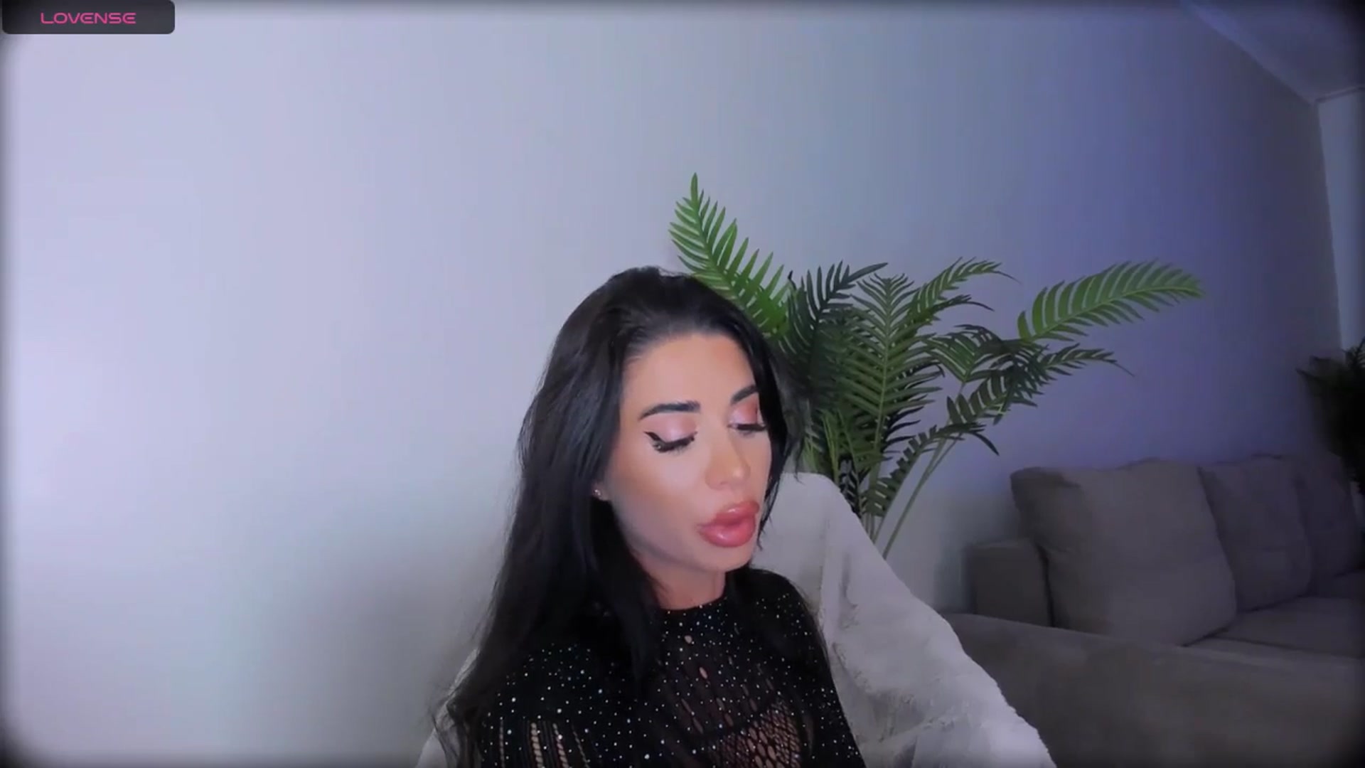Gallery image thumbnail from QueenANNYA's myfreecams stream on, 06/21/2025, 21:06 image 12 of 20