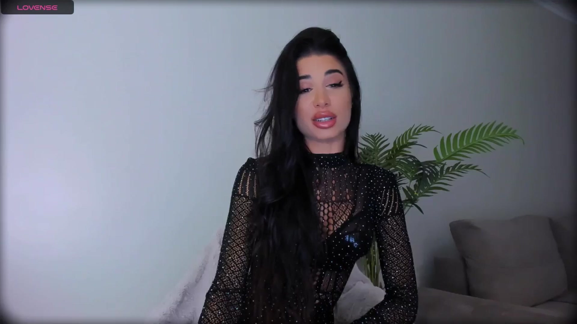 Gallery image thumbnail from QueenANNYA's myfreecams stream on, 06/21/2025, 21:06 image 6 of 20