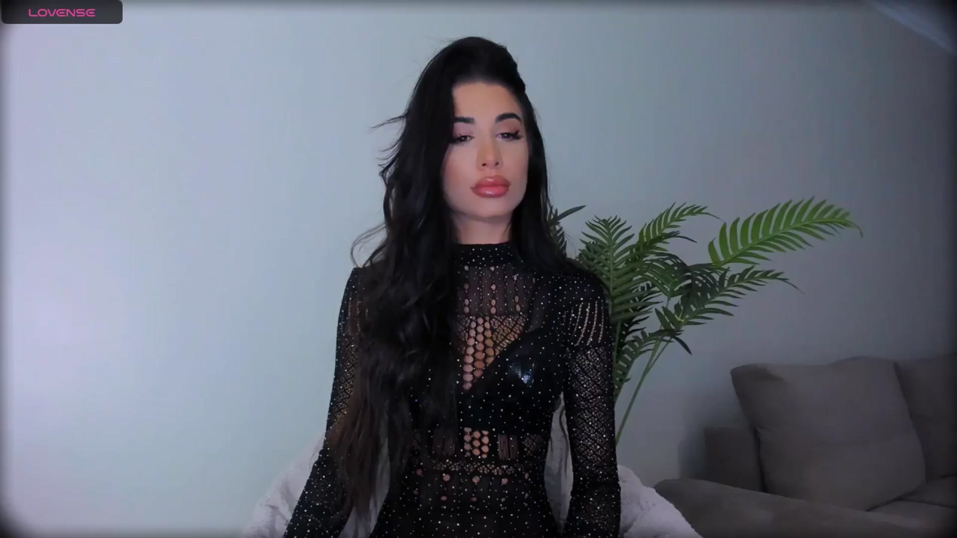 Gallery image thumbnail from QueenANNYA's myfreecams stream on, 06/21/2025, 21:06 image 1 of 20