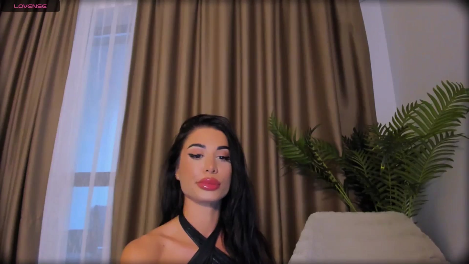 Gallery image thumbnail from QueenANNYA's myfreecams stream on, 06/23/2025, 17:59 image 15 of 20