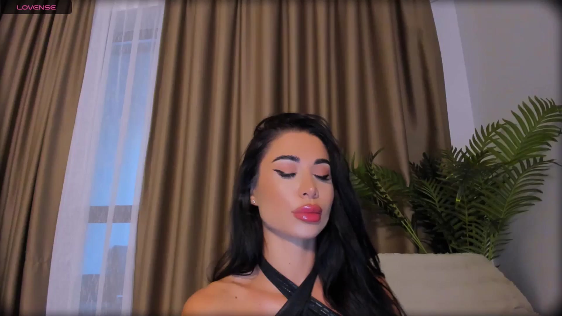 Gallery image thumbnail from QueenANNYA's myfreecams stream on, 06/23/2025, 17:59 image 19 of 20