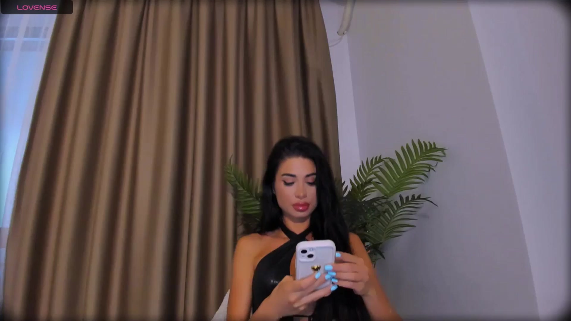 Gallery image thumbnail from QueenANNYA's myfreecams stream on, 06/23/2025, 17:59 image 7 of 20