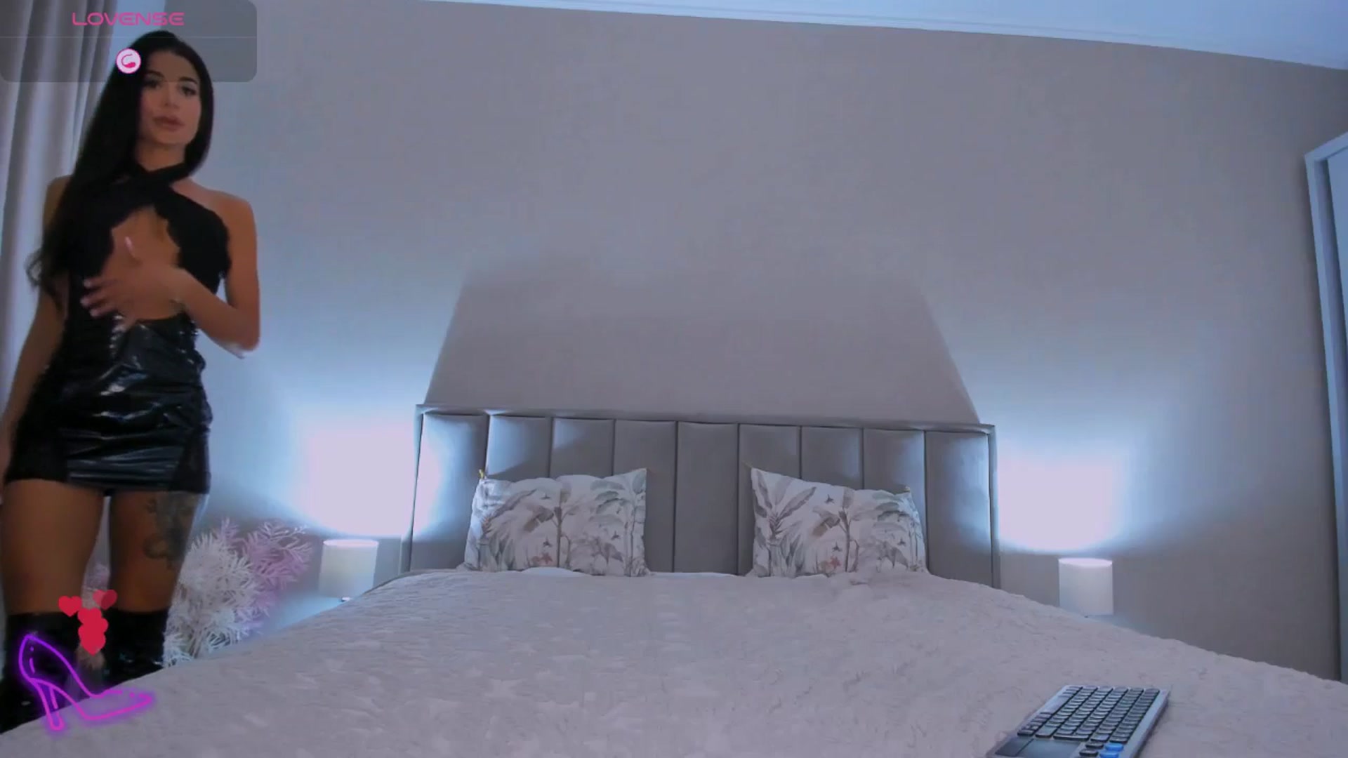 Gallery image thumbnail from QueenANNYA's myfreecams stream on, 07/28/2025, 15:55 image 6 of 20