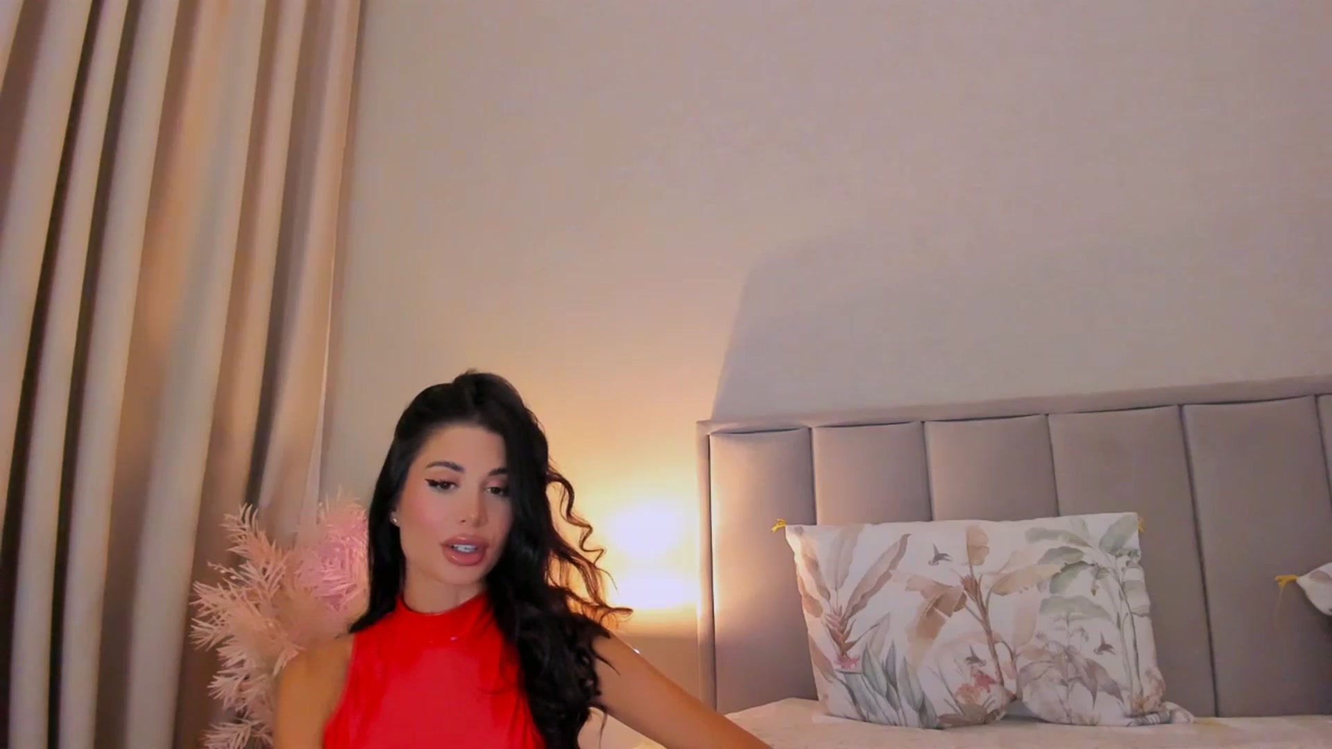 Gallery image thumbnail from QueenANNYA's myfreecams stream on, 08/08/2025, 17:00 image 7 of 20