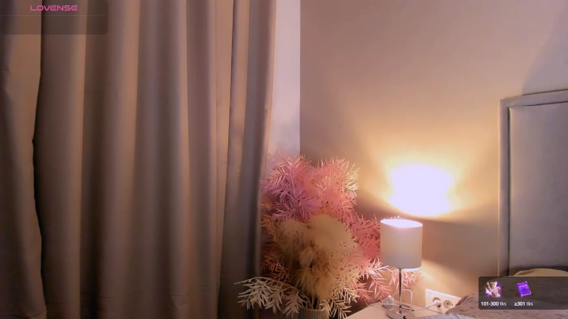 Gallery image thumbnail from QueenANNYA's myfreecams stream on, 08/20/2025, 15:27 image 16 of 20