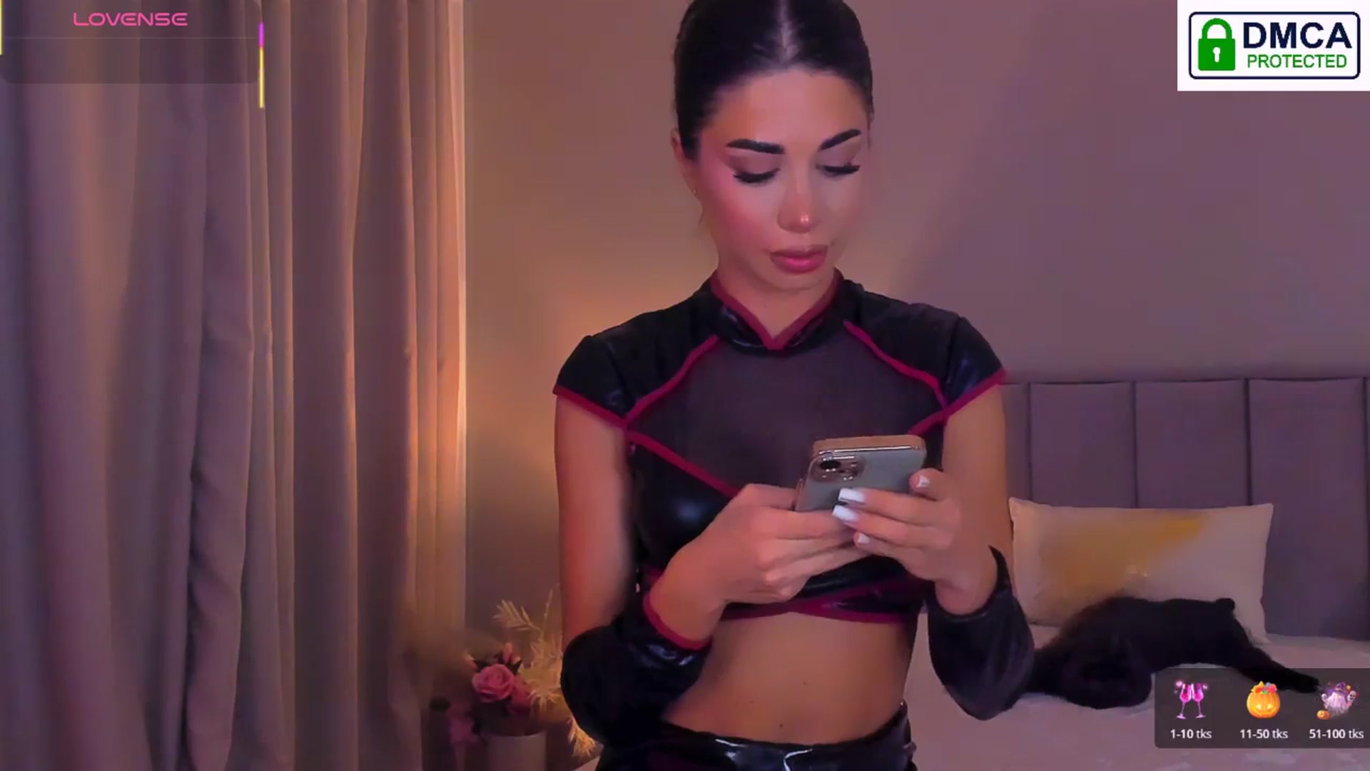 Gallery image thumbnail from QueenANNYA's myfreecams stream on, 10/31/2025, 21:11 image 8 of 20