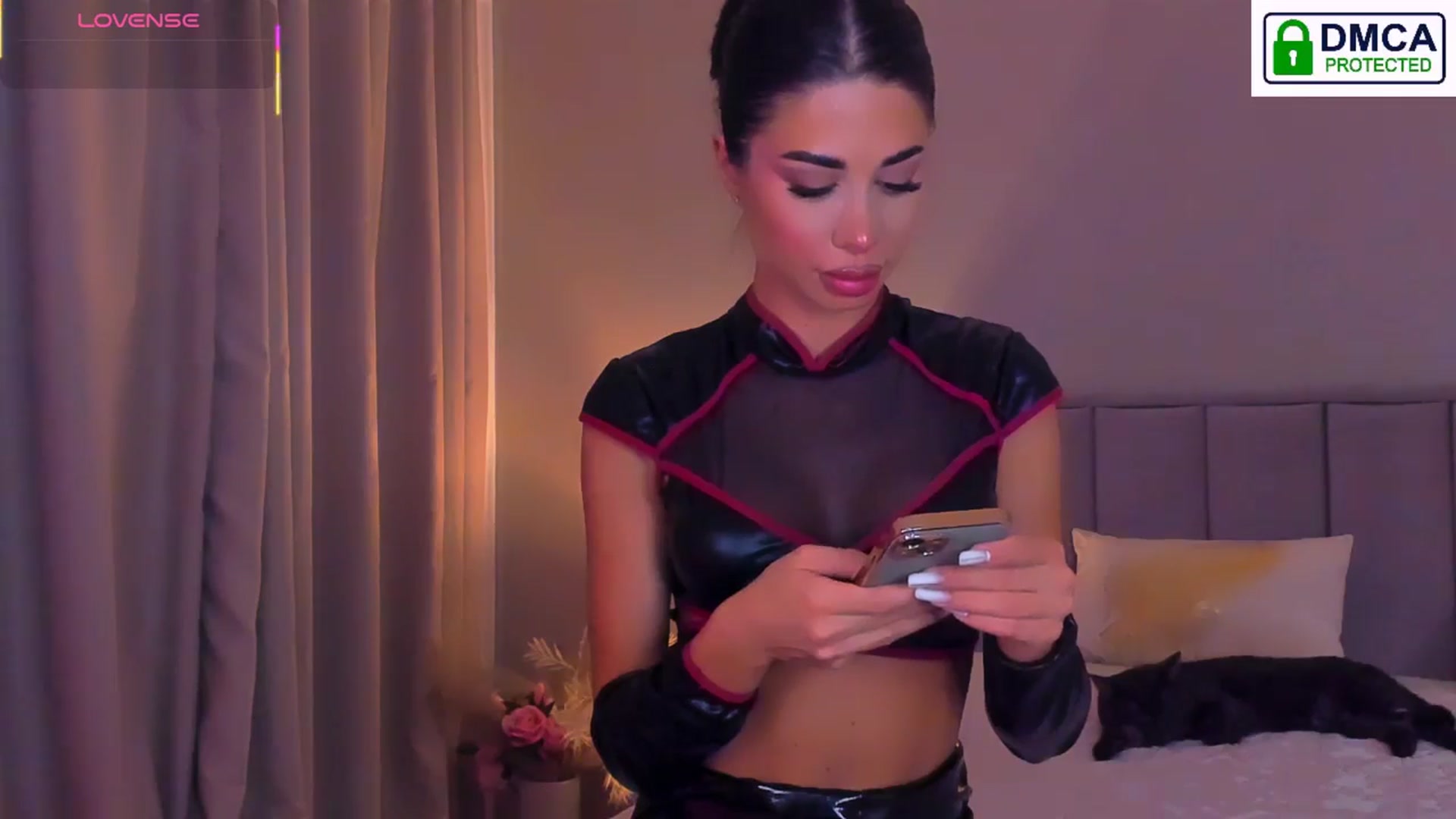 Gallery image thumbnail from QueenANNYA's myfreecams stream on, 10/31/2025, 21:11 image 7 of 20