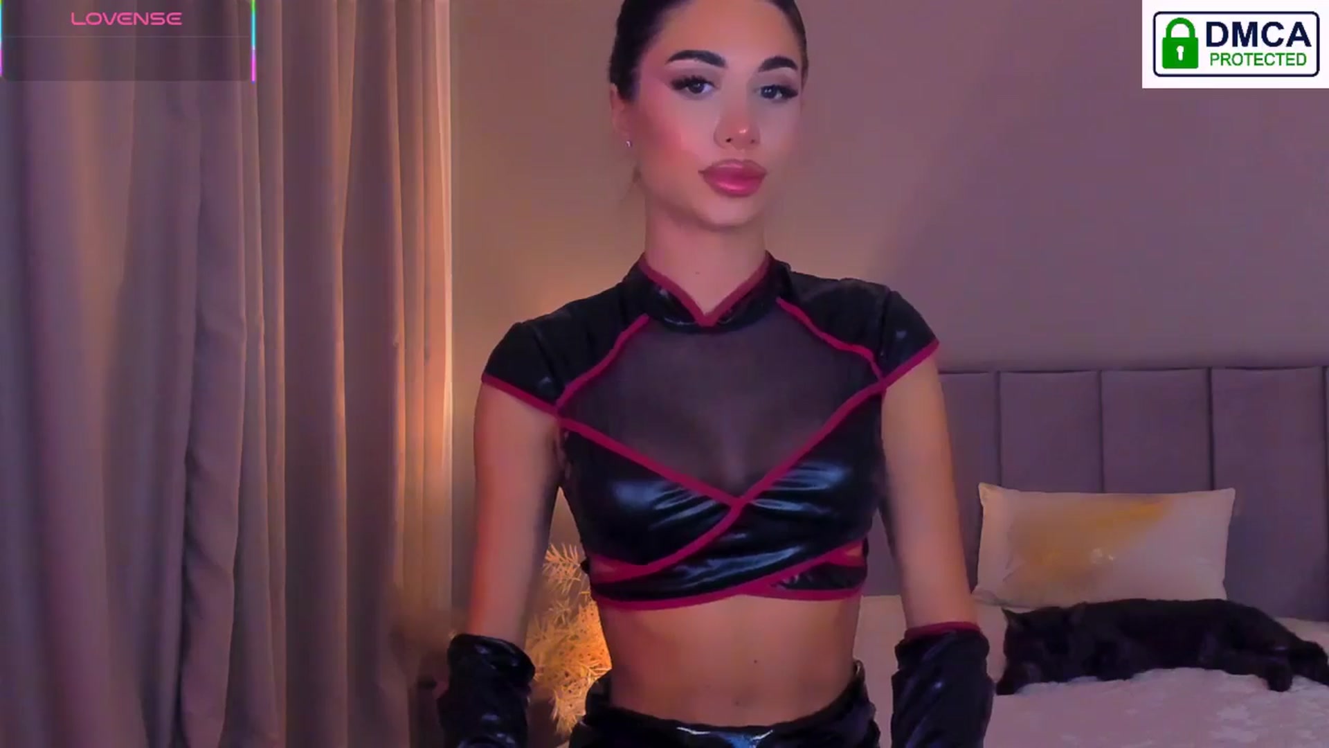 Gallery image thumbnail from QueenANNYA's myfreecams stream on, 10/31/2025, 21:11 image 2 of 20